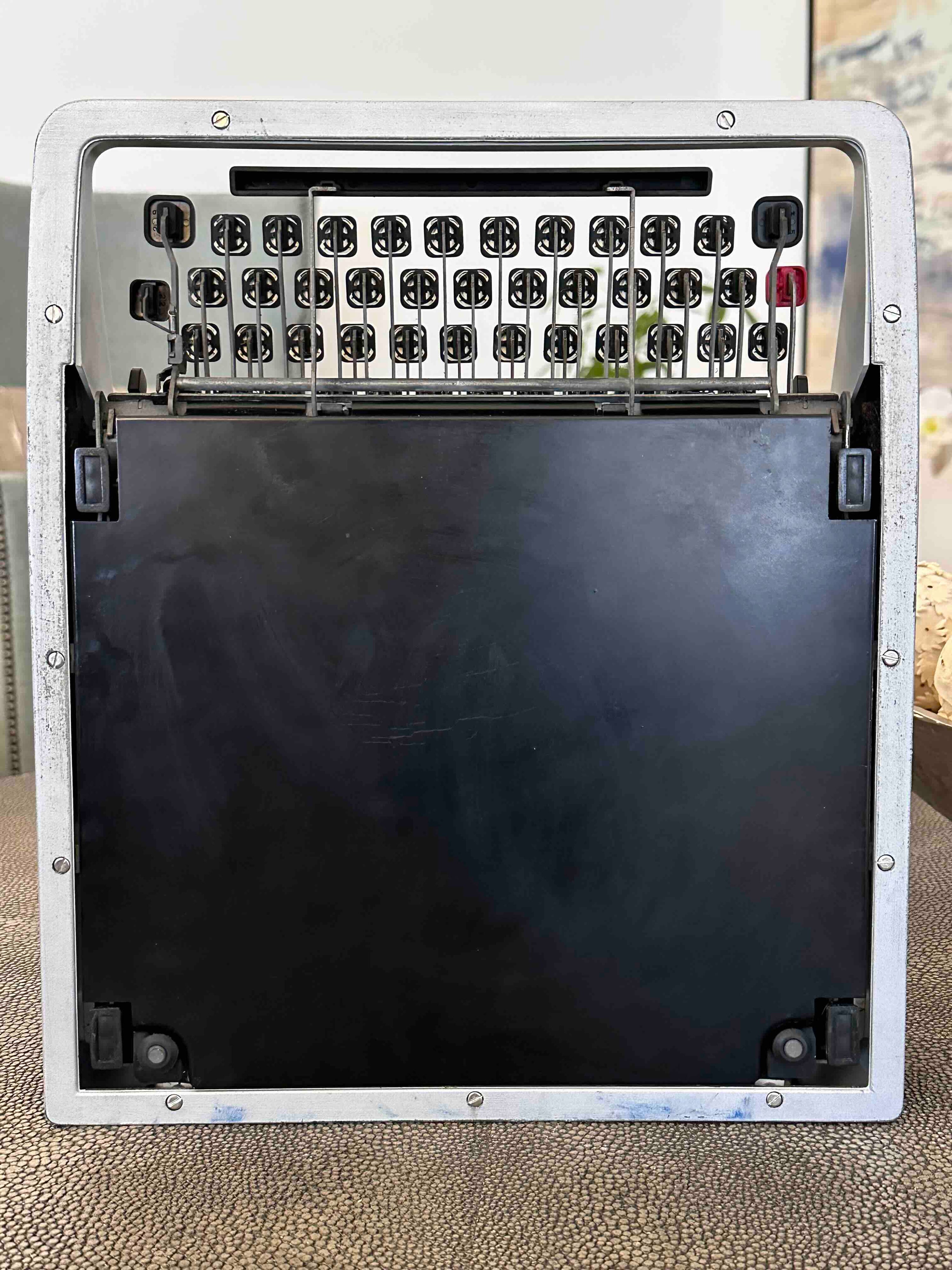 Olivetti Lettera DL Typewriter with Qzerty Layout, 1966, Fully Functional