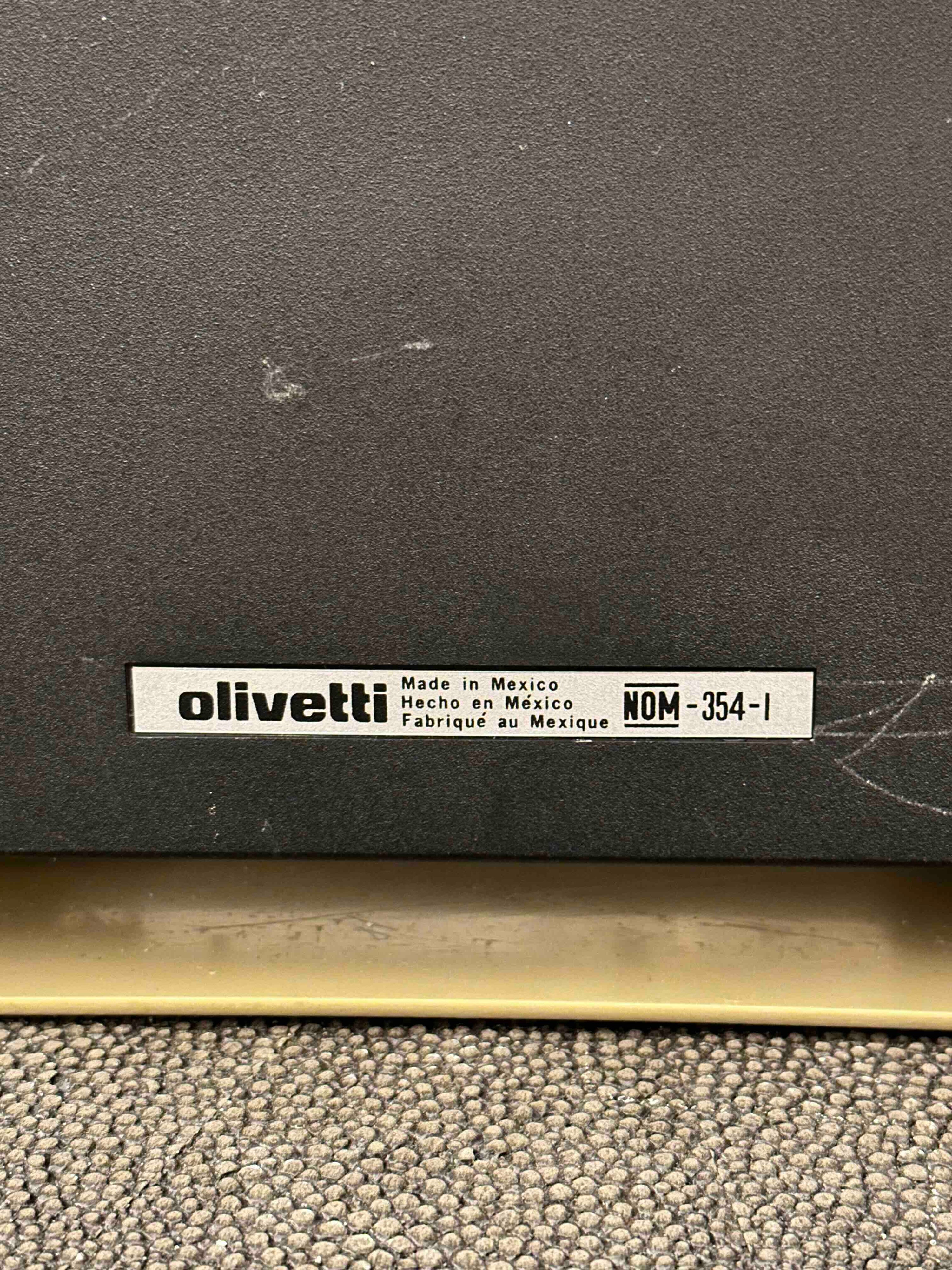 Olivetti Lettera 25 Typewriter with Qwerty Layout, 1976, Beige, Fully Functional