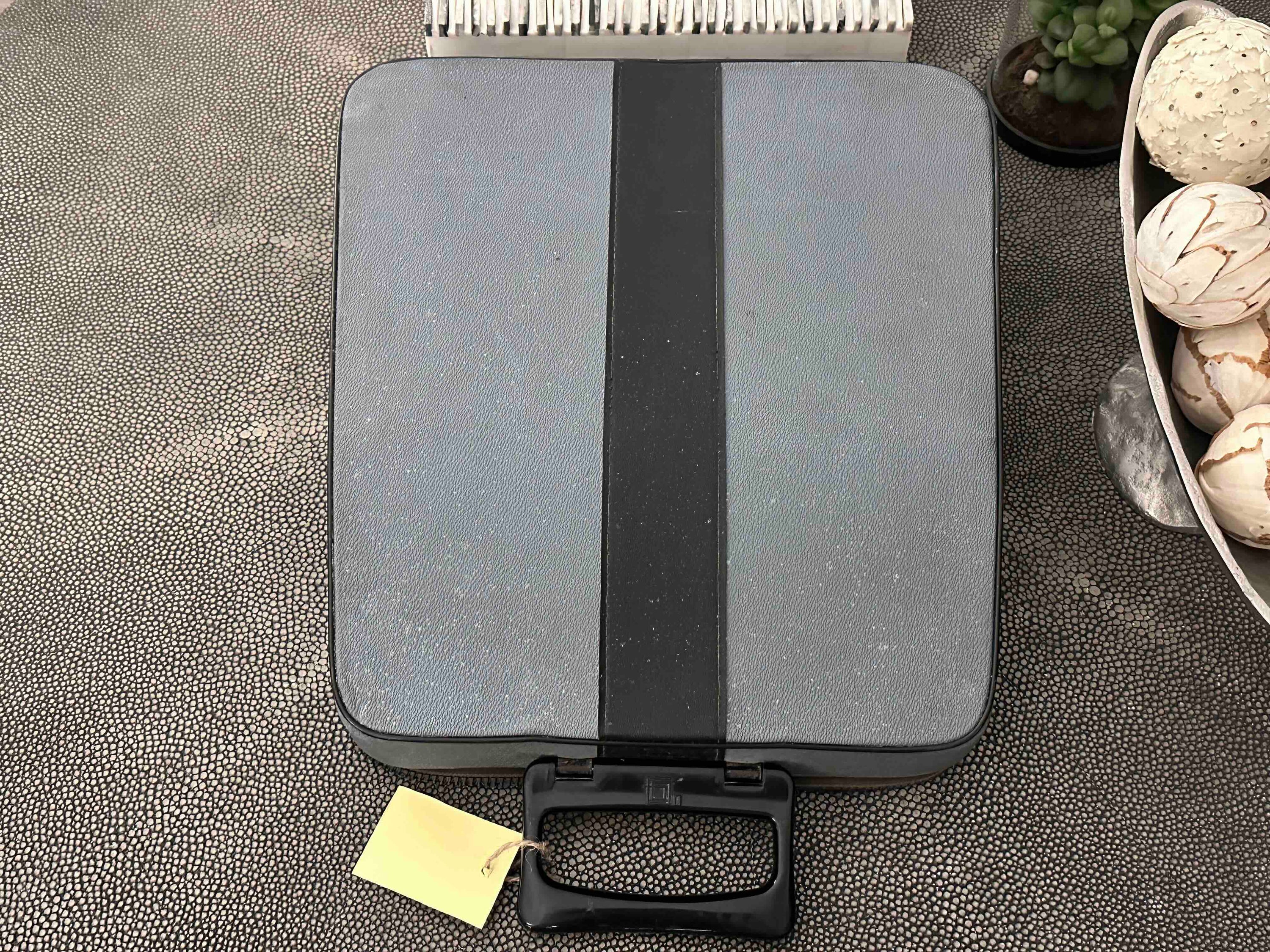 RARE Olivetti Lettera 32 Typewriter with Bodoni Font, Azerty Layout, 1971, Fully Functional
