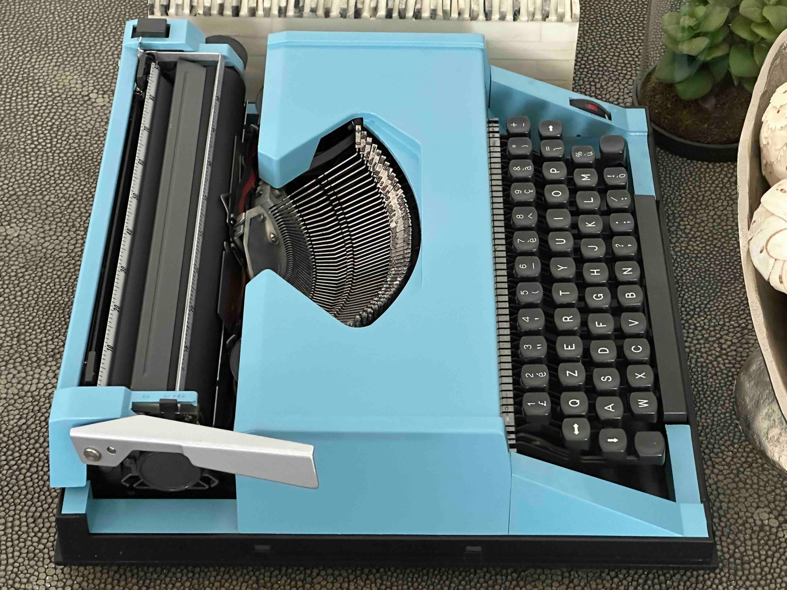 IMC Rover 2000 Typewriter with Qzerty Layout, 1980s, Fully Functional