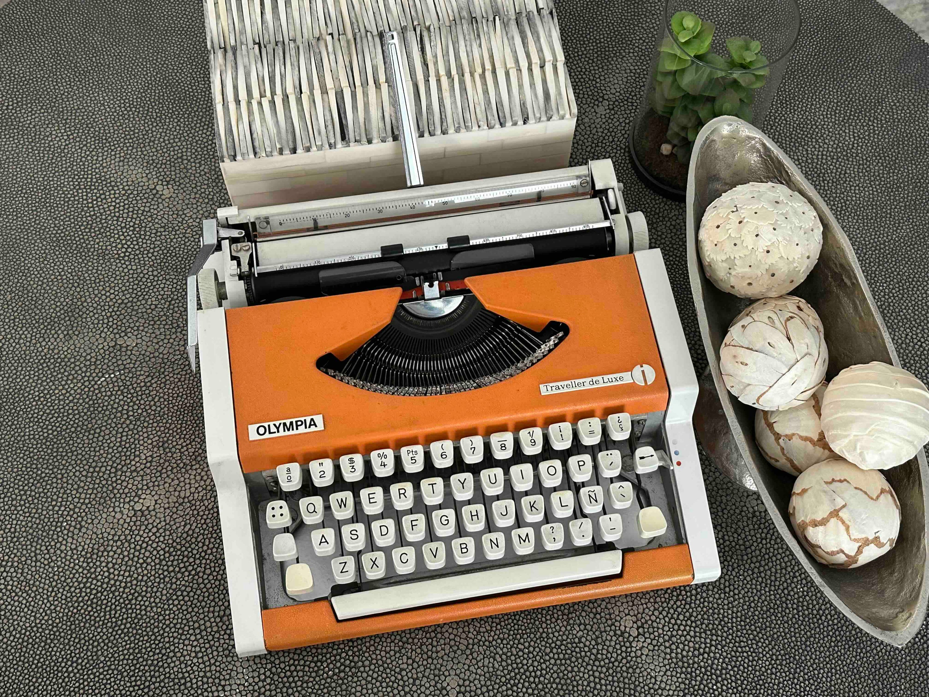 Olympia Traveller de Luxe Typewriter with Qwerty Layout, 1977, Orange, Fully Functional
