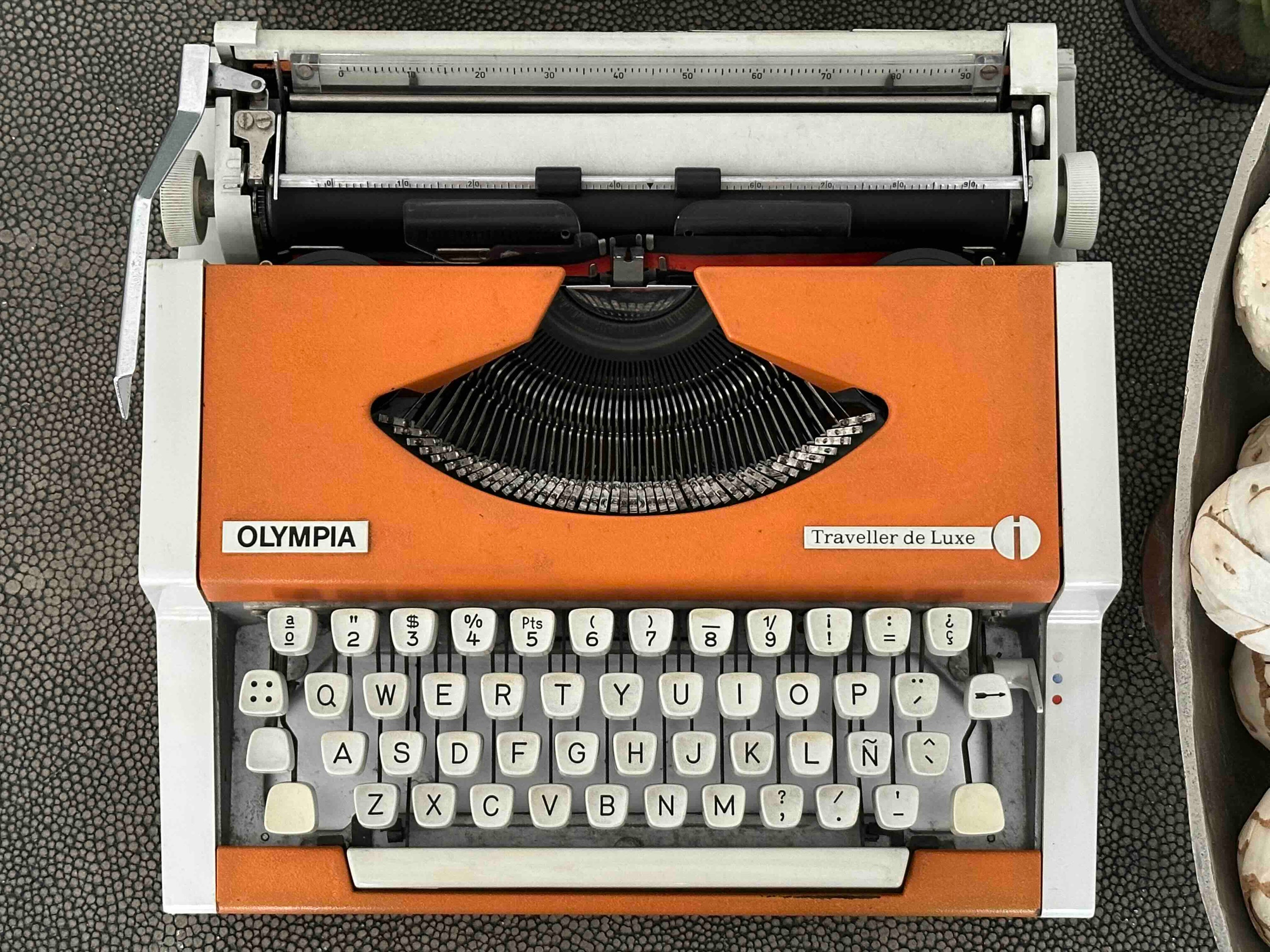 Olympia Traveller de Luxe Typewriter with Qwerty Layout, 1977, Orange, Fully Functional