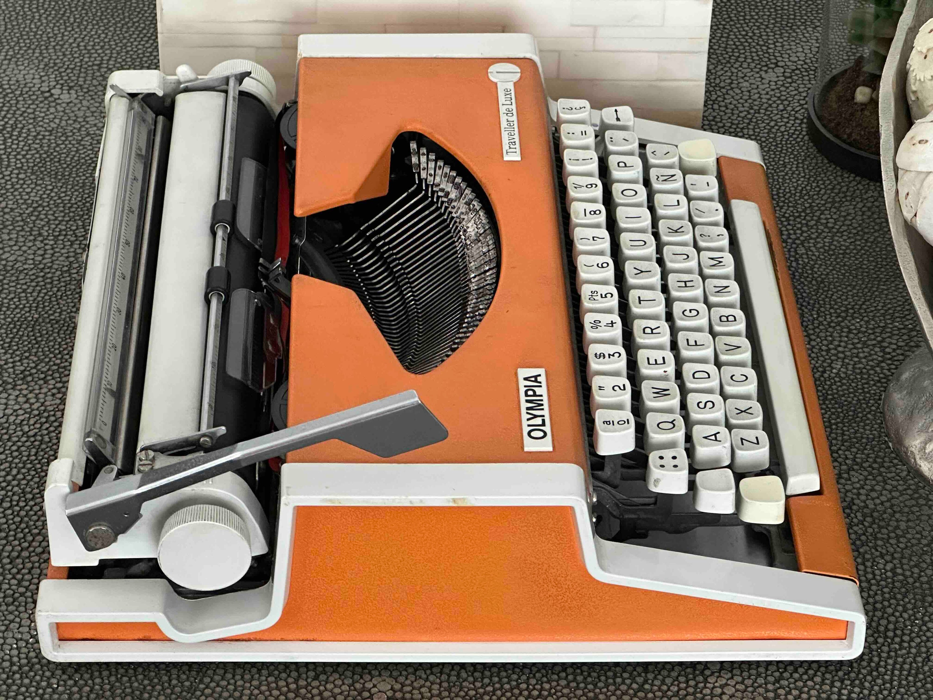 Olympia Traveller de Luxe Typewriter with Qwerty Layout, 1977, Orange, Fully Functional