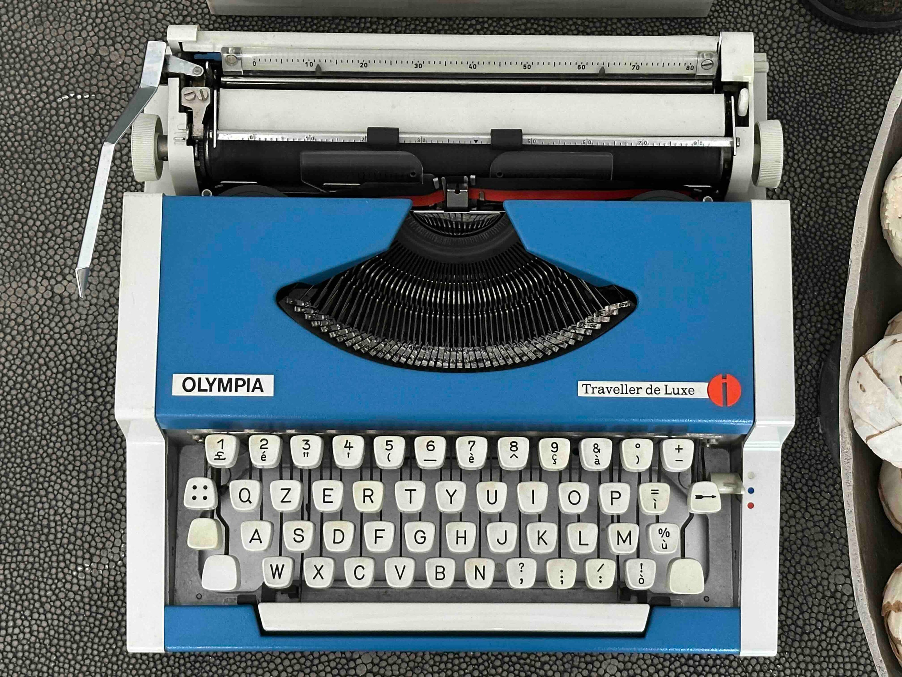 Olympia Traveller de Luxe Typewriter with Qzerty Layout, Blue, 1975, Fully Functional