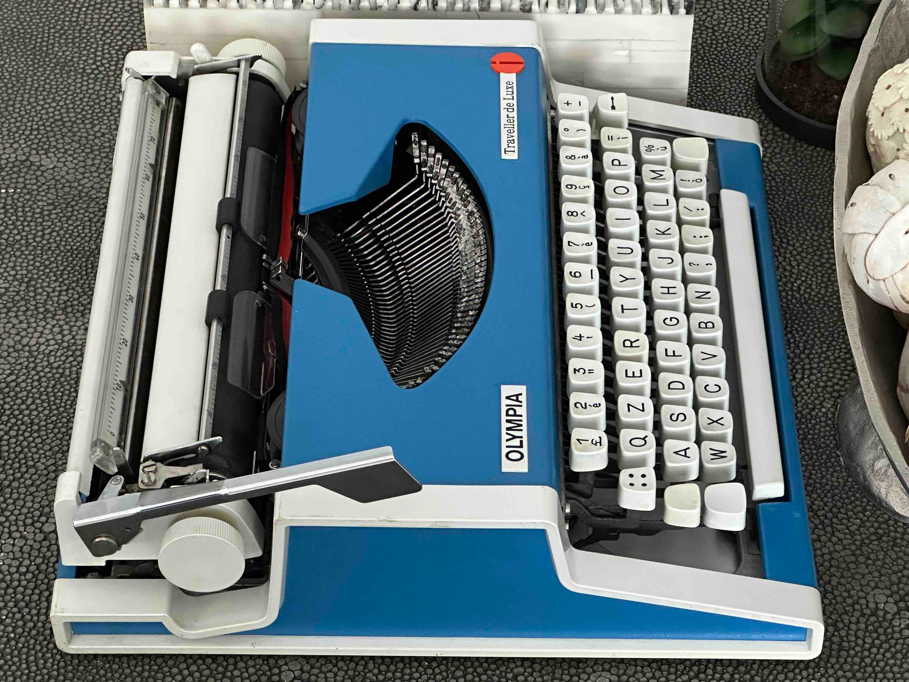 Olympia Traveller de Luxe Typewriter with Qzerty Layout, Blue, 1975, Fully Functional