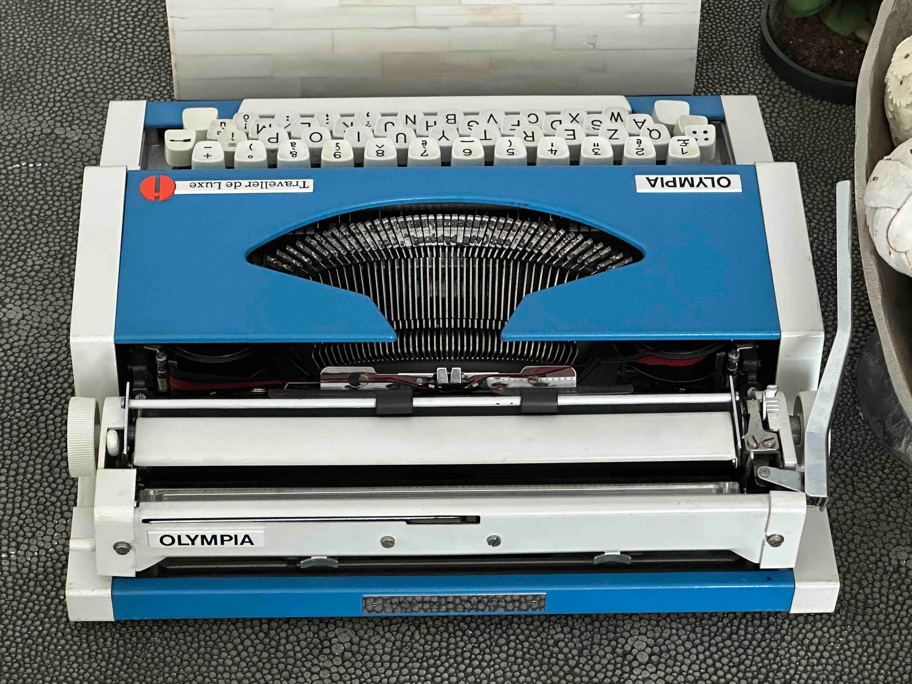 Olympia Traveller de Luxe Typewriter with Qzerty Layout, Blue, 1975, Fully Functional