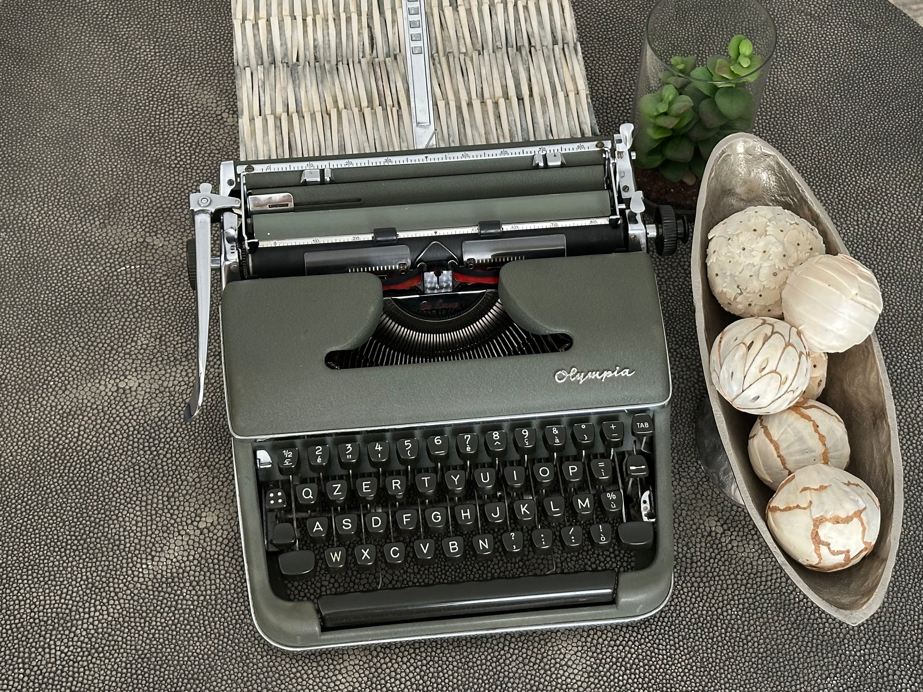 Olympia SM3 De Luxe Typewriter with Qzerty Layout, Green, 1954, Fully Functional
