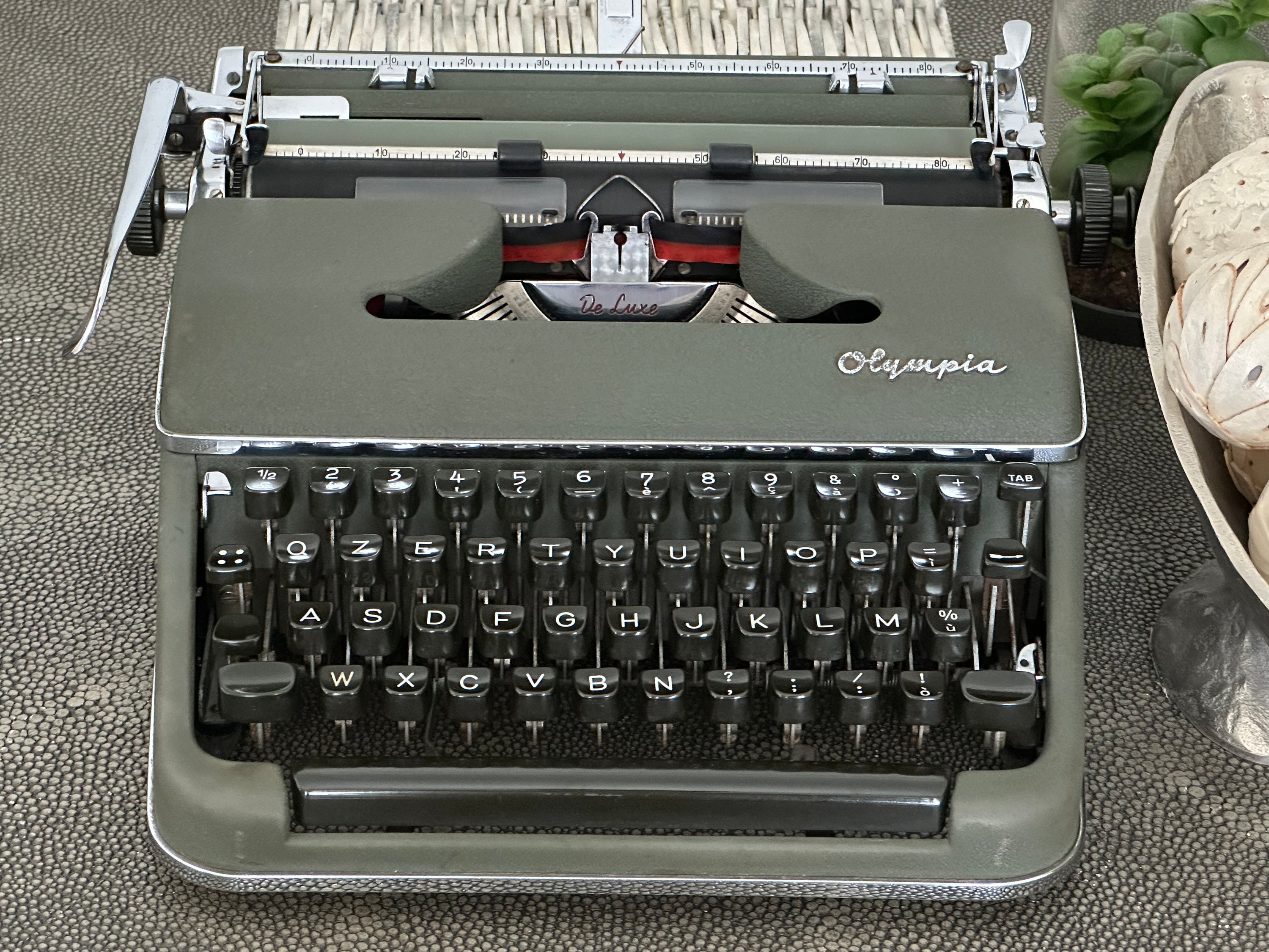 Olympia SM3 De Luxe Typewriter with Qzerty Layout, Green, 1954, Fully Functional