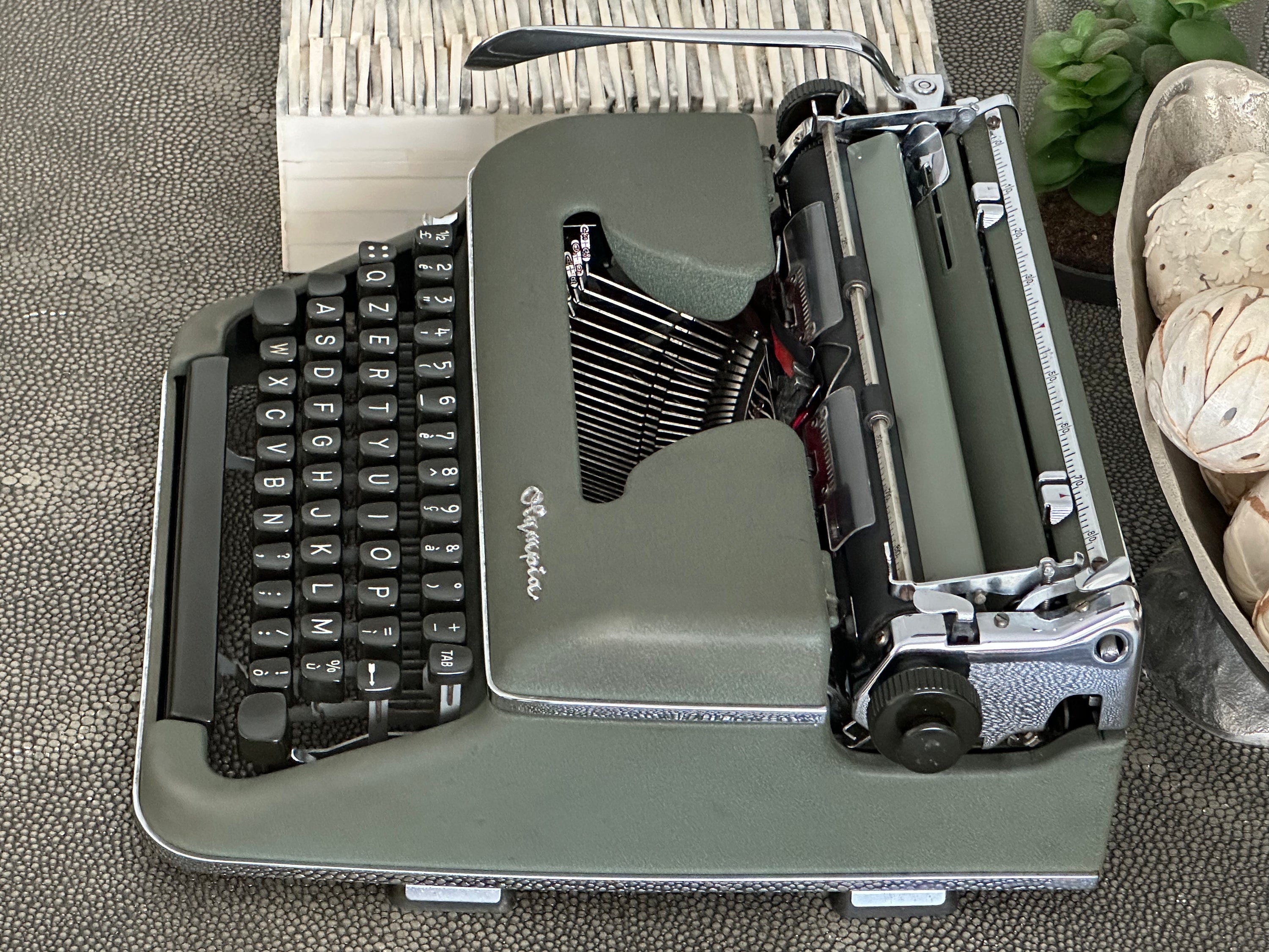 Olympia SM3 De Luxe Typewriter with Qzerty Layout, Green, 1954, Fully Functional