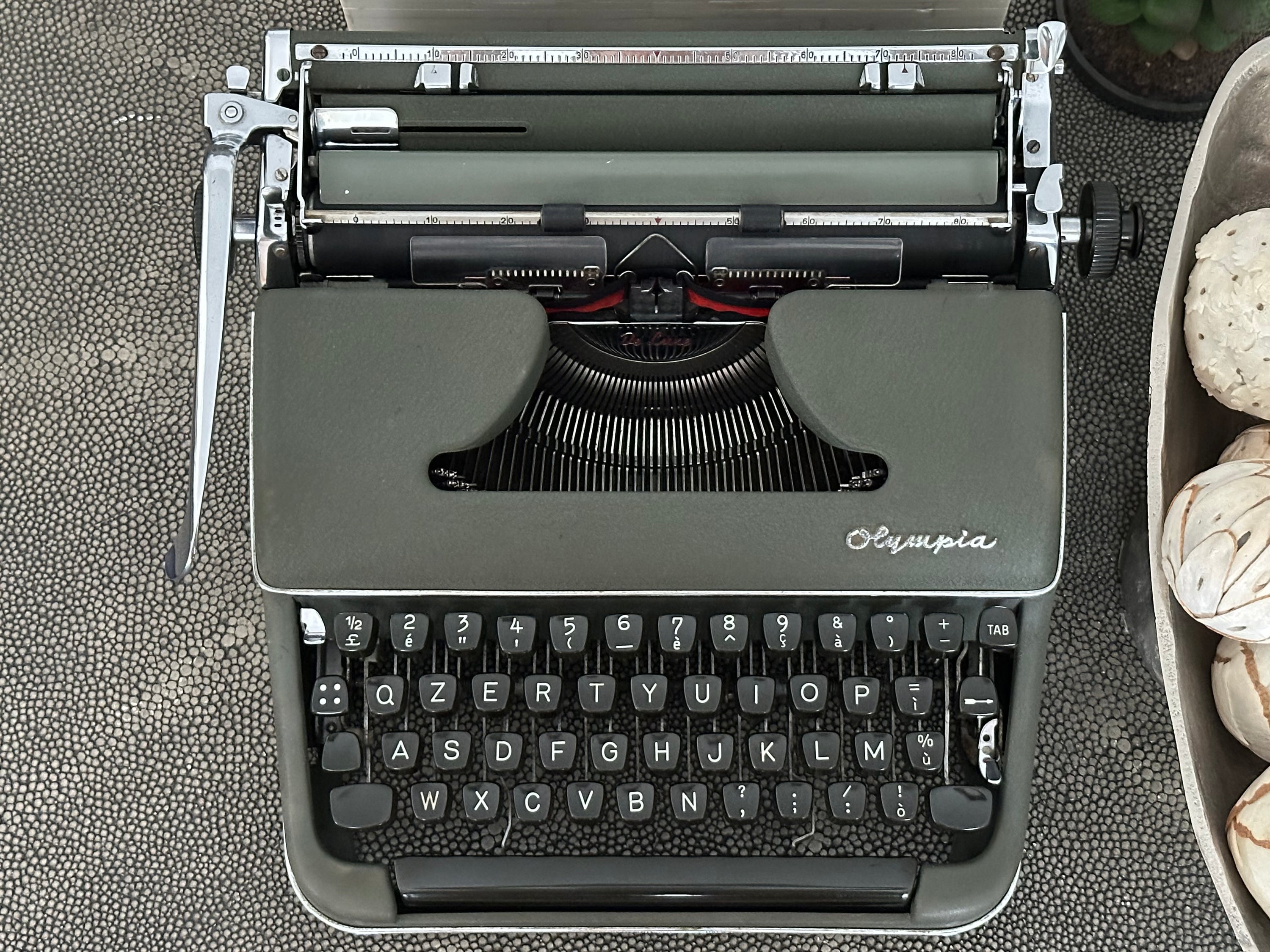 Olympia SM3 De Luxe Typewriter with Qzerty Layout, Green, 1954, Fully Functional
