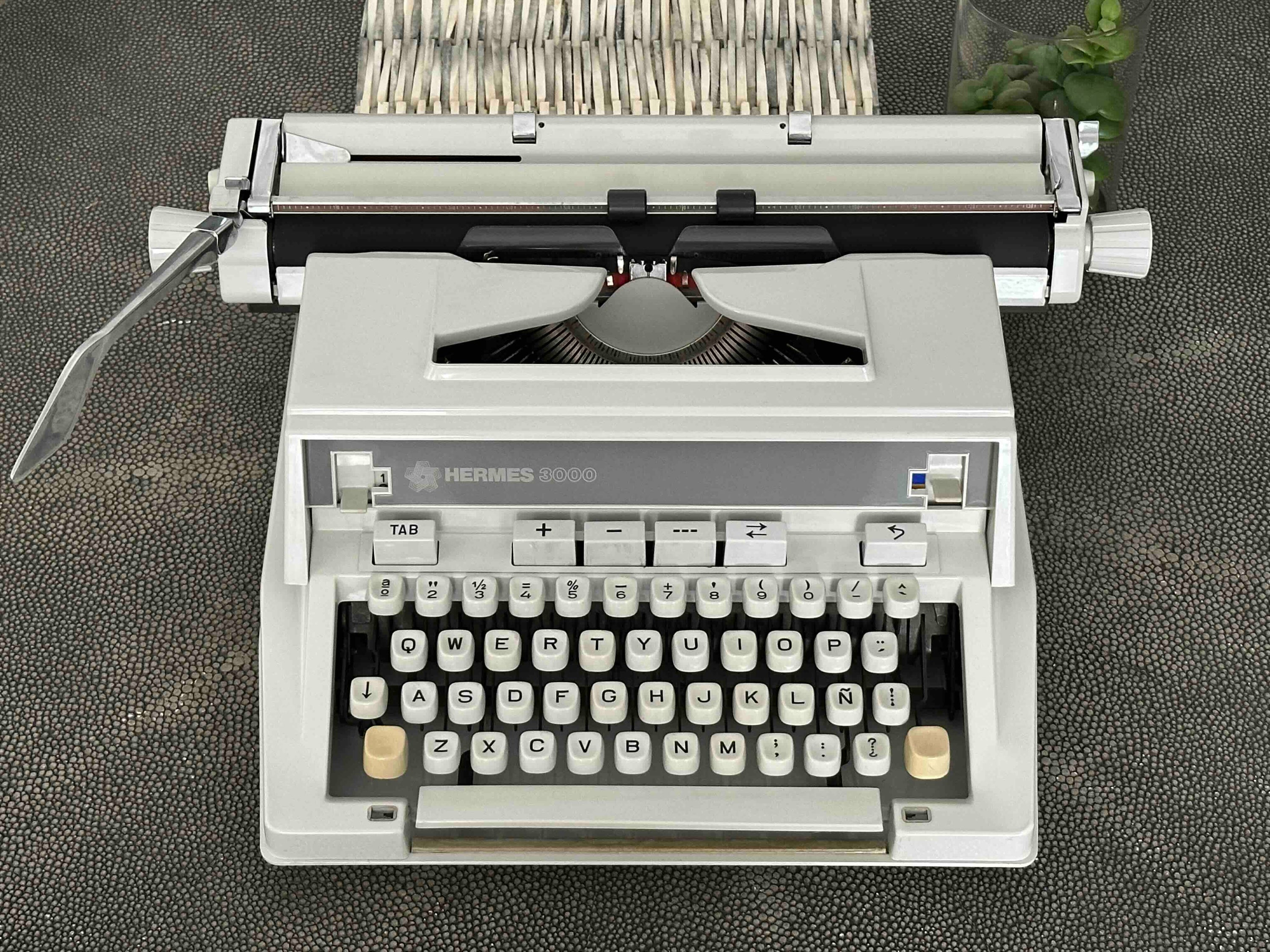 RARE Hermes 3000 Typewriter with Epoca Font, Qwerty Layout, New Platen, 1979, Fully Functional