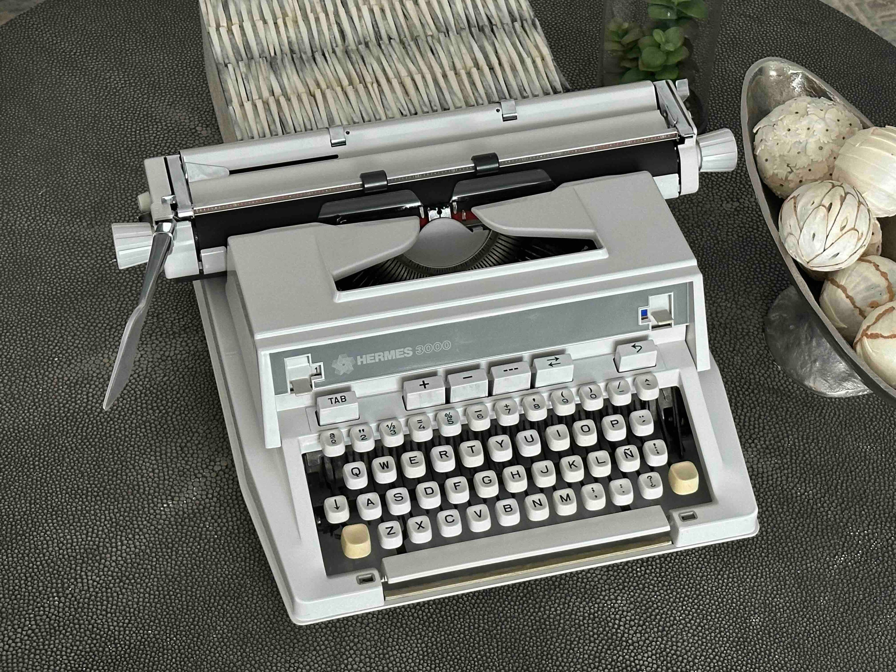 RARE Hermes 3000 Typewriter with Epoca Font, Qwerty Layout, New Platen, 1979, Fully Functional