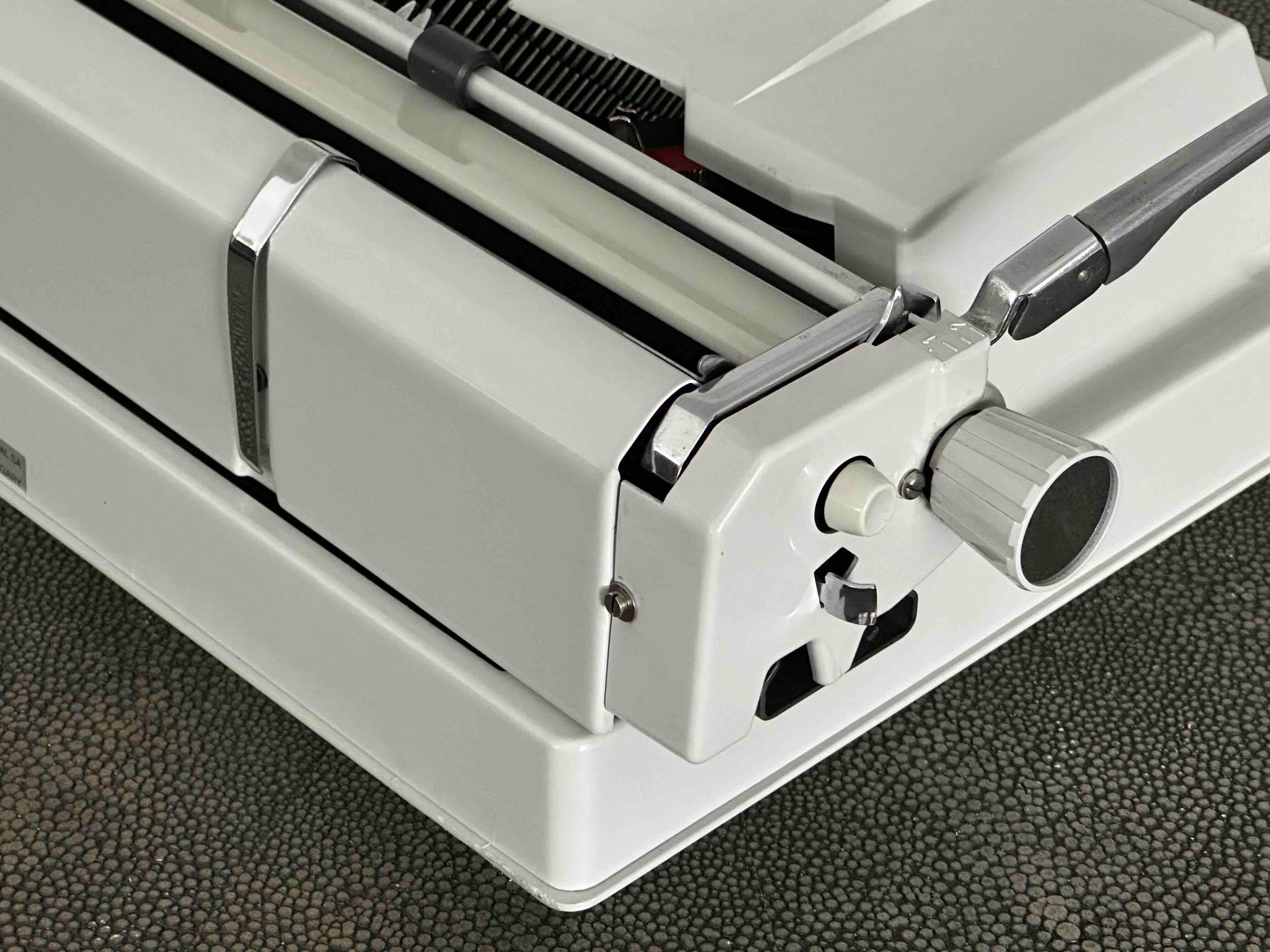 RARE Hermes 3000 Typewriter with Epoca Font, Qwerty Layout, New Platen, 1979, Fully Functional