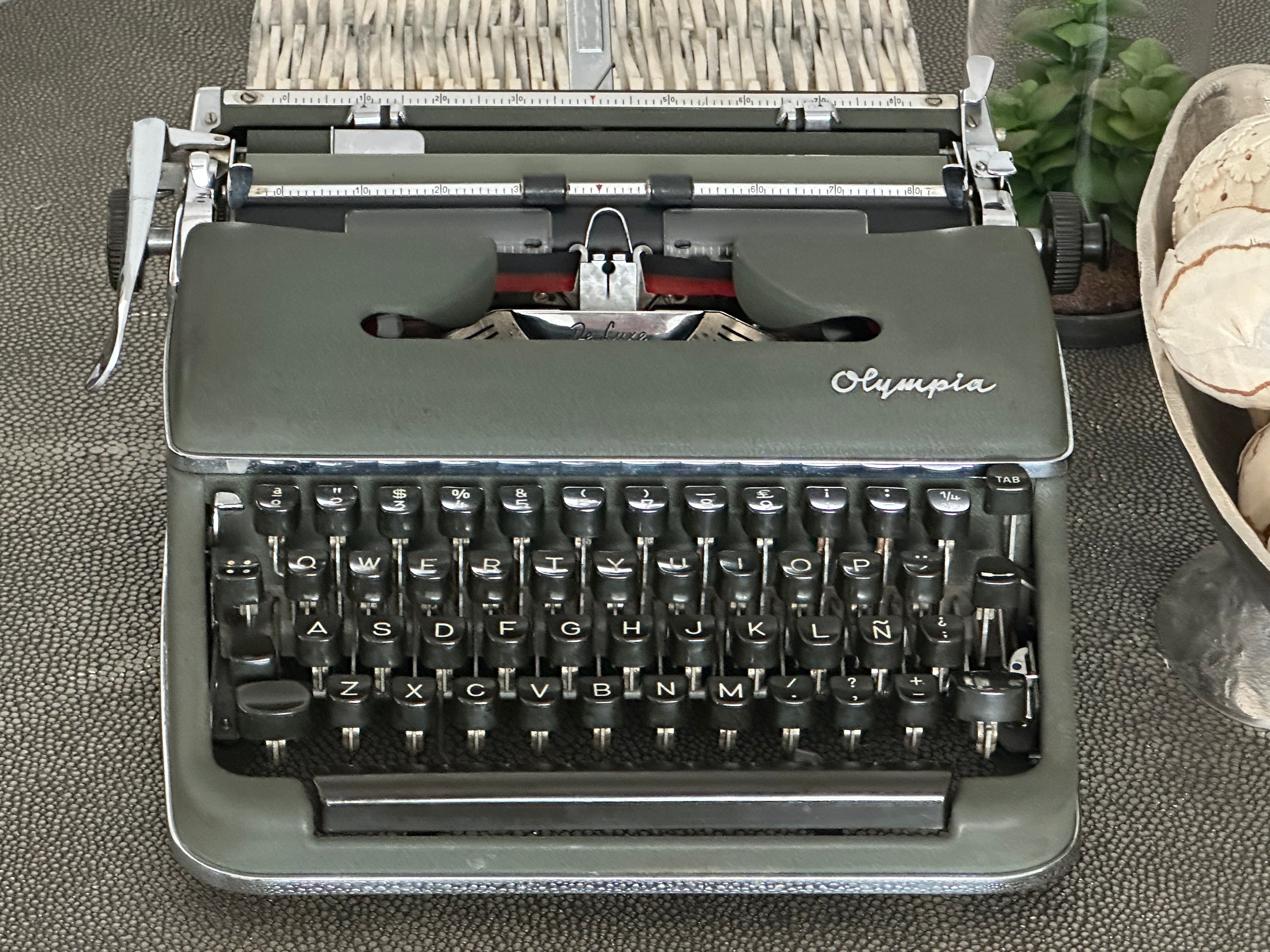 Olympia SM3 De Luxe Typewriter with Qwerty Layout, Green, 1958, Fully Functional