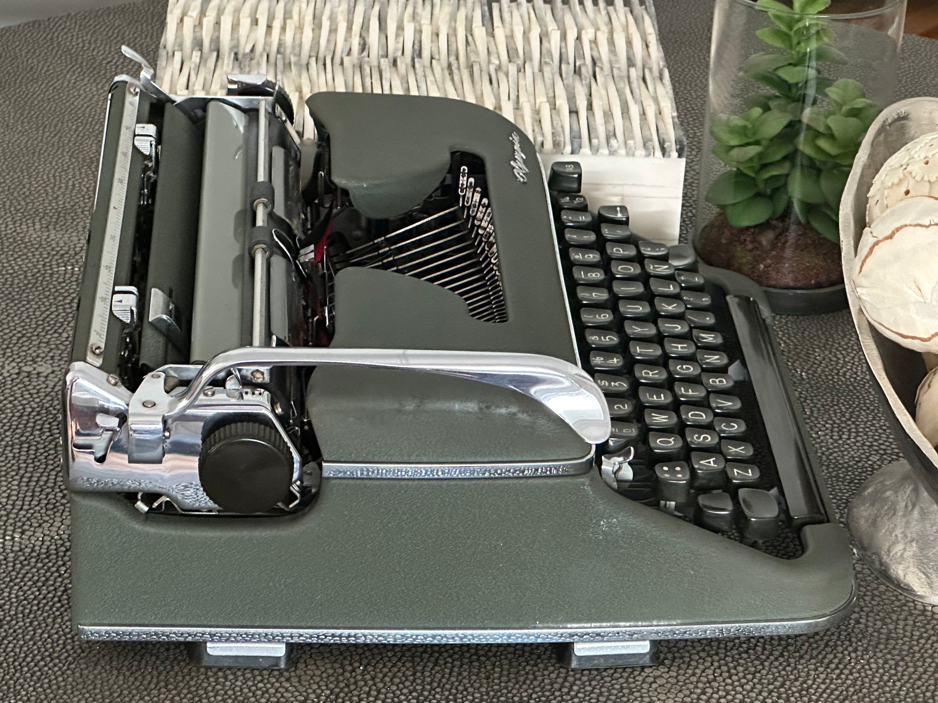 Olympia SM3 De Luxe Typewriter with Qwerty Layout, Green, 1958, Fully Functional