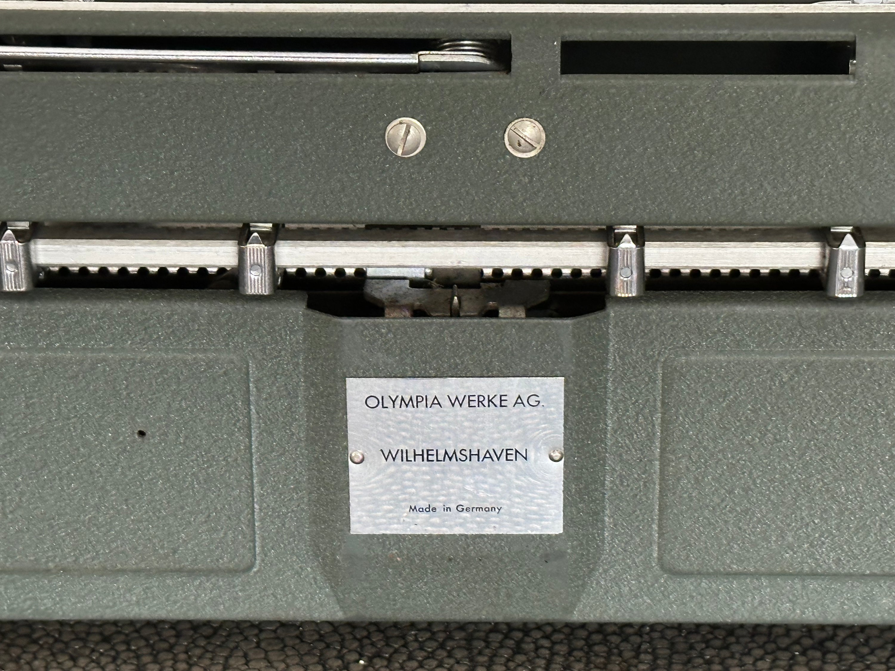 Olympia SM3 De Luxe Typewriter with Qwerty Layout, Green, 1958, Fully Functional