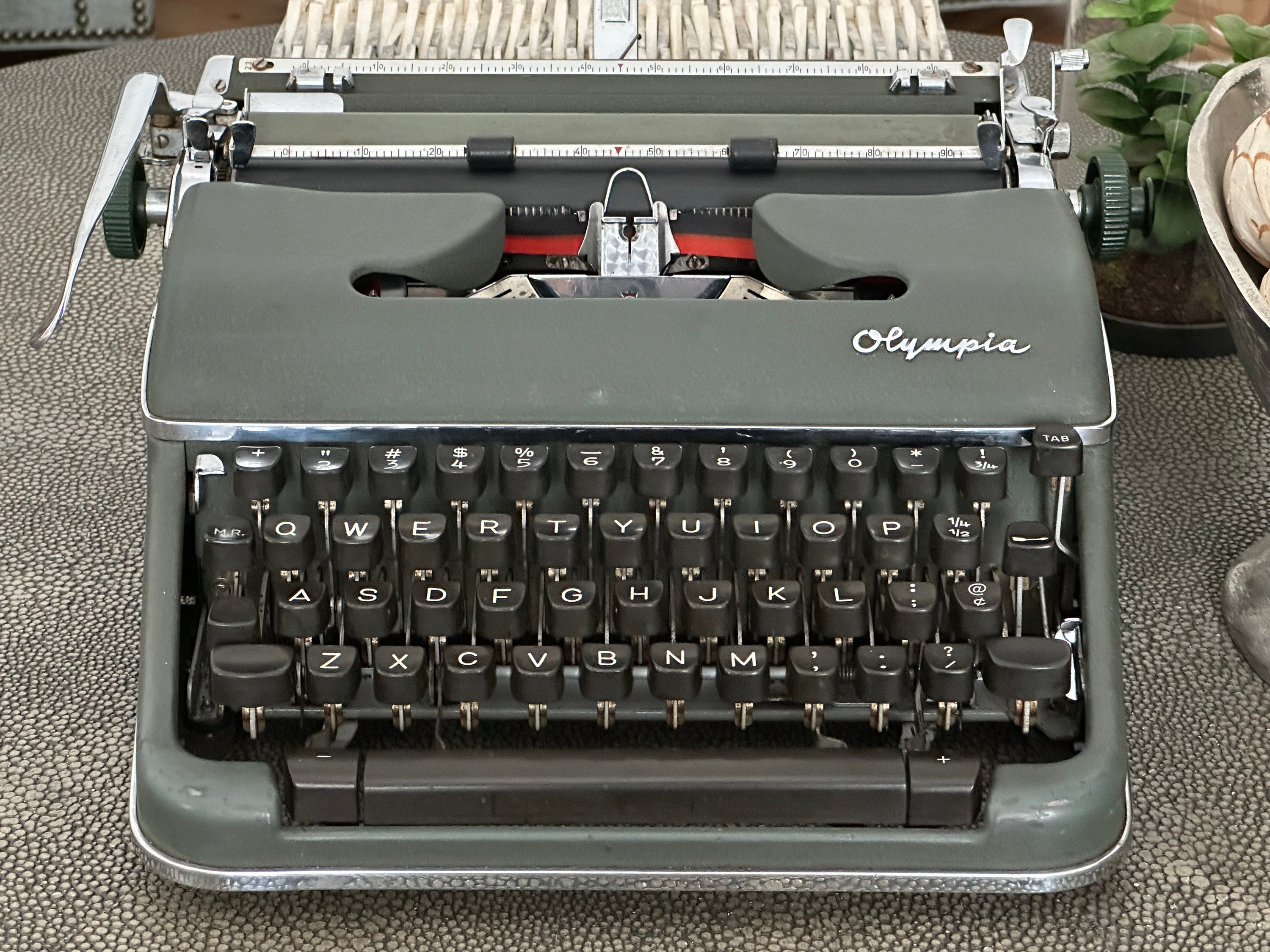 Olympia SM4 Typewriter with Qwerty Layout, 1959, Made in W. Germany, Fully Functional