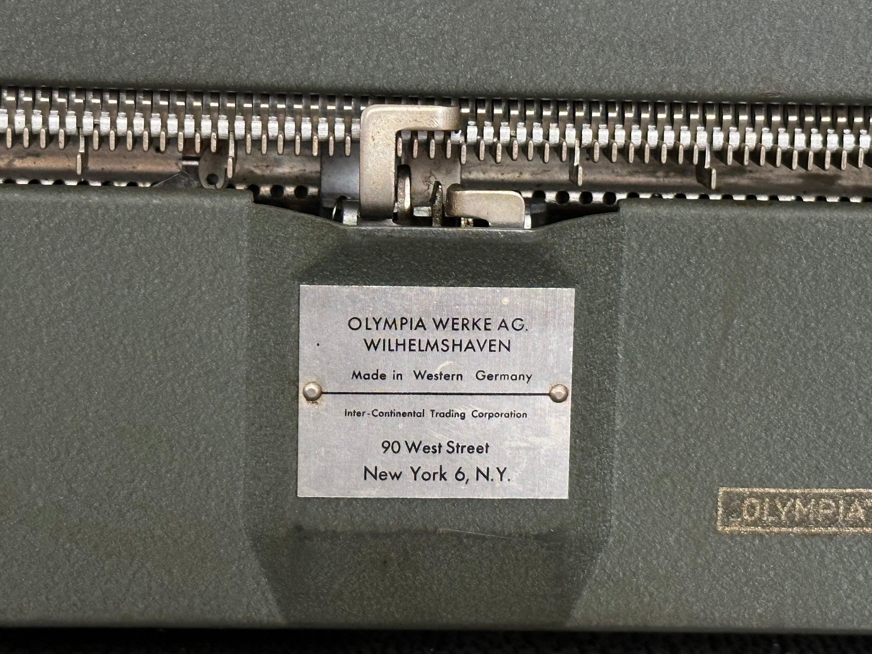 Olympia SM4 Typewriter with Qwerty Layout, 1959, Made in W. Germany, Fully Functional