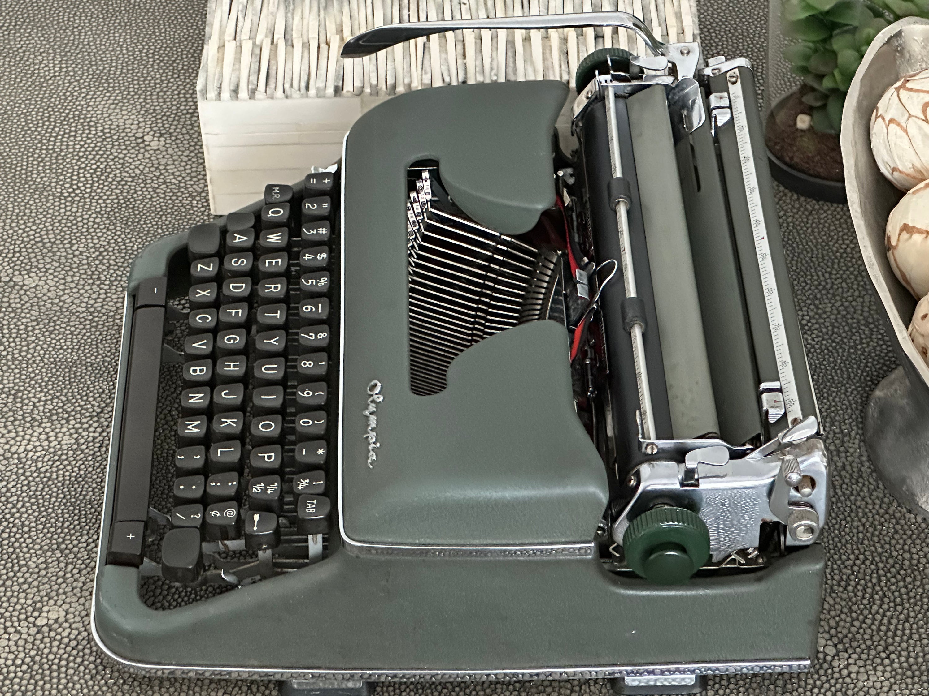 Olympia SM4 Typewriter with Qwerty Layout, 1959, Made in W. Germany, Fully Functional