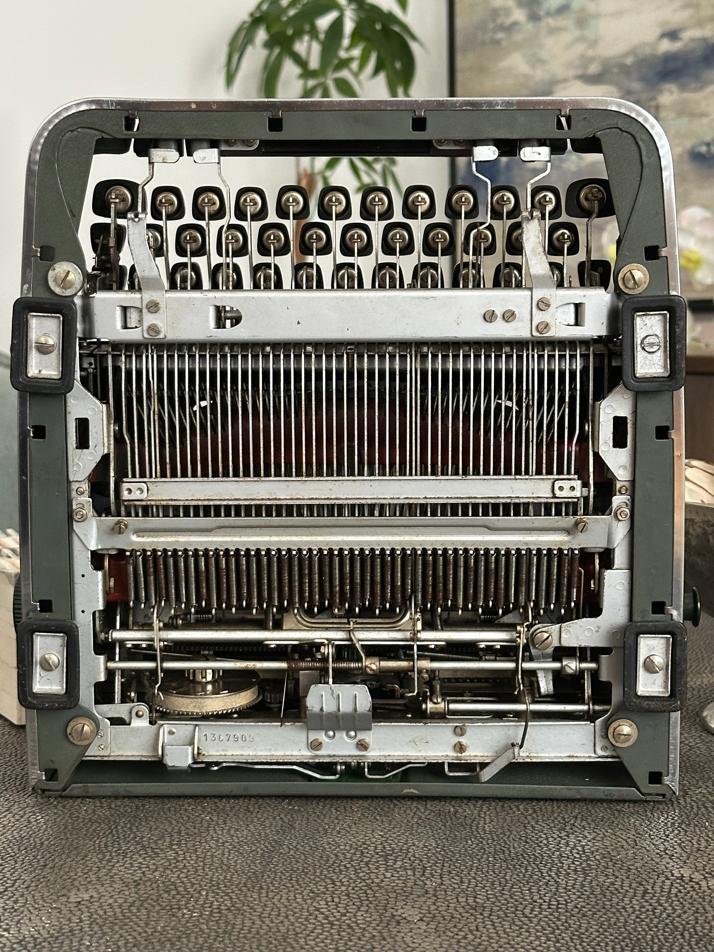 Olympia SM4 Typewriter with Qwerty Layout, 1959, Made in W. Germany, Fully Functional
