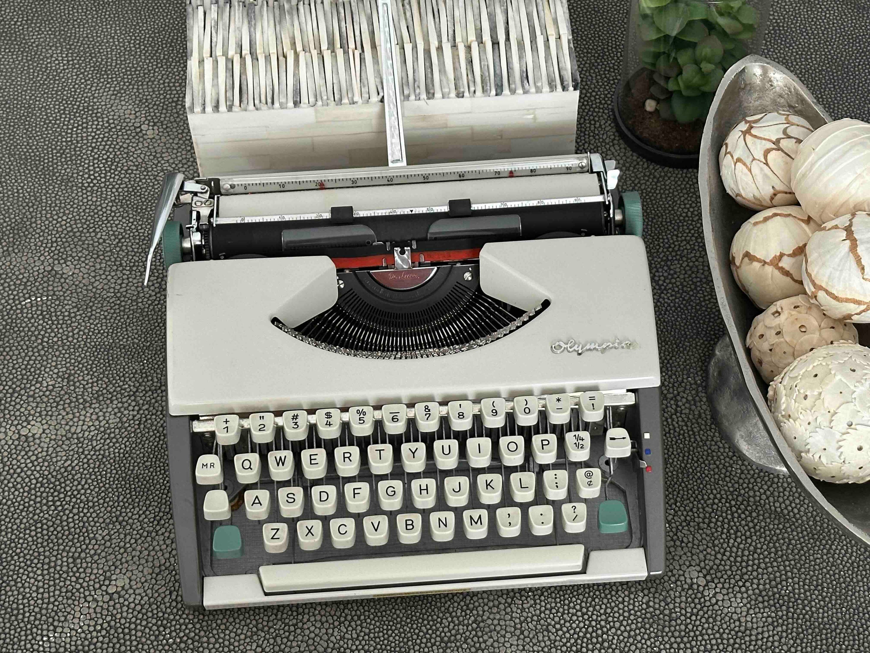 RARE Cursive Olympia SF De Luxe Typewriter, Qwerty Layout, 1963, Fully Functional