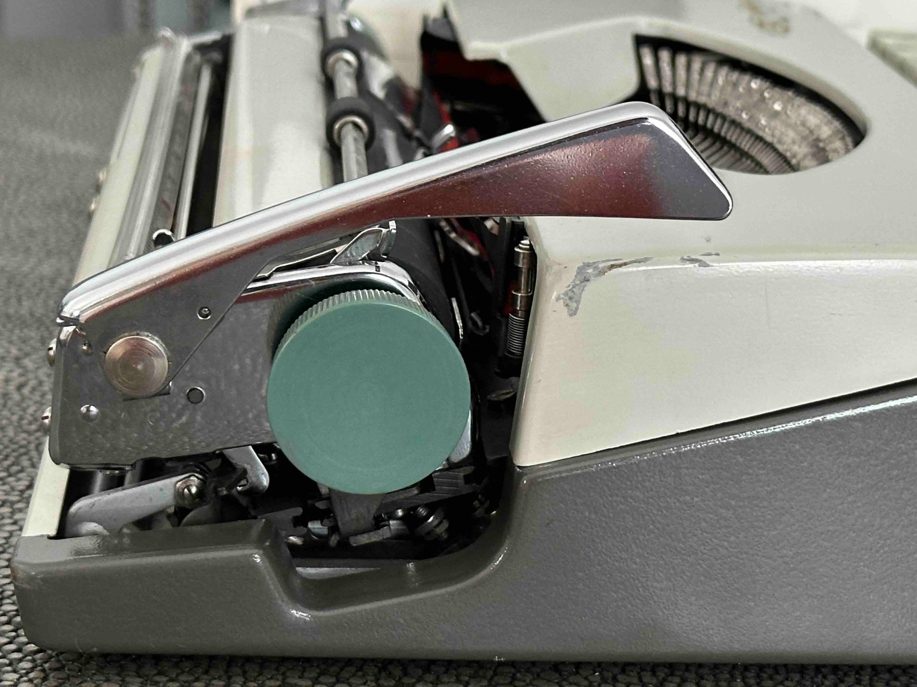RARE Cursive Olympia SF De Luxe Typewriter, Qwerty Layout, 1963, Fully Functional