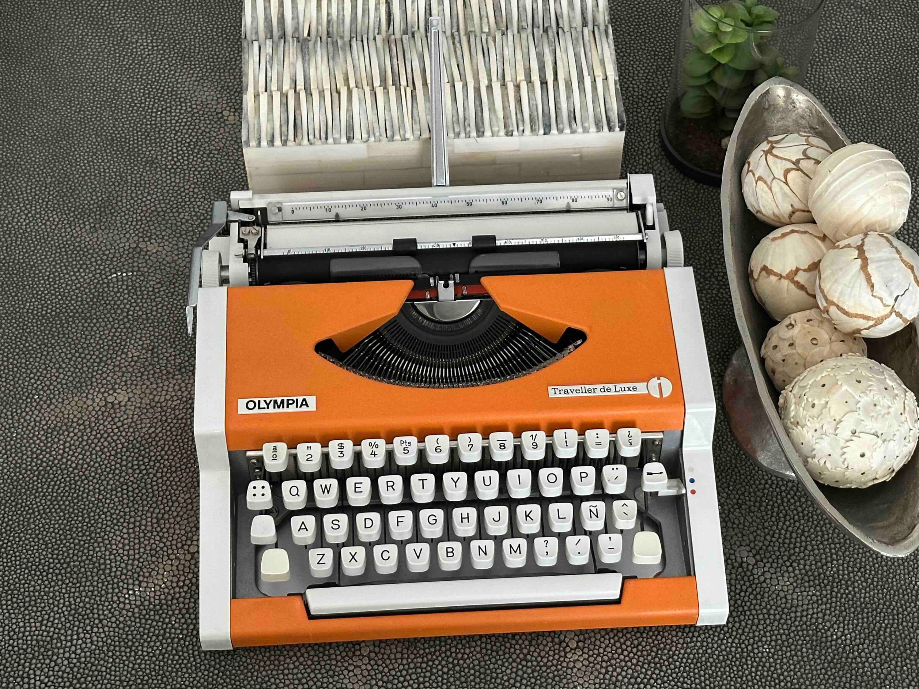 Olympia Traveller de Luxe Typewriter with Qwerty Layout, 1977, Orange, Fully Functional