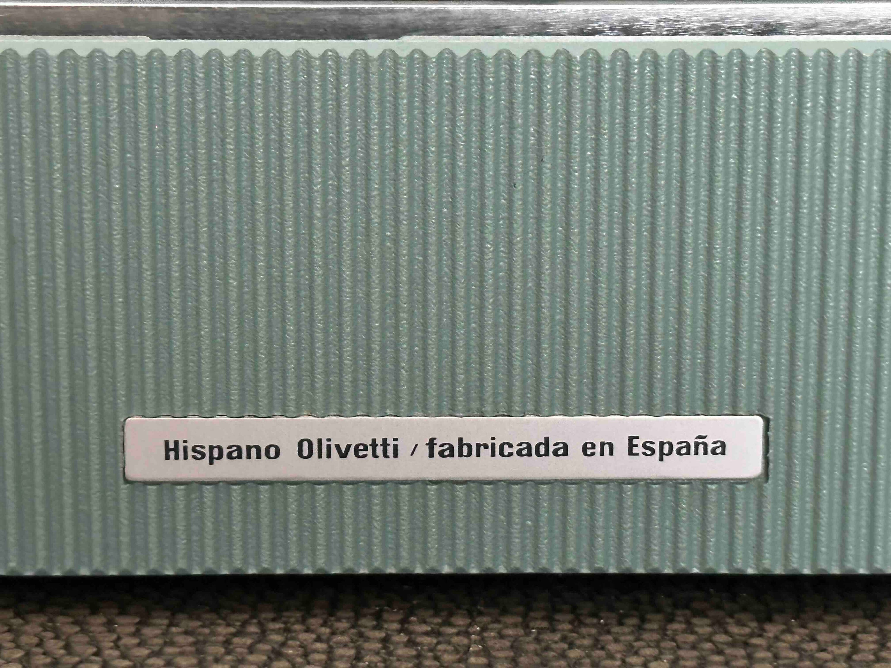 RARE Olivetti Lettera 32 Typewriter with Sans Serif Cubic Font and Qwerty Layout, 1971, Fully Functional (Copy)