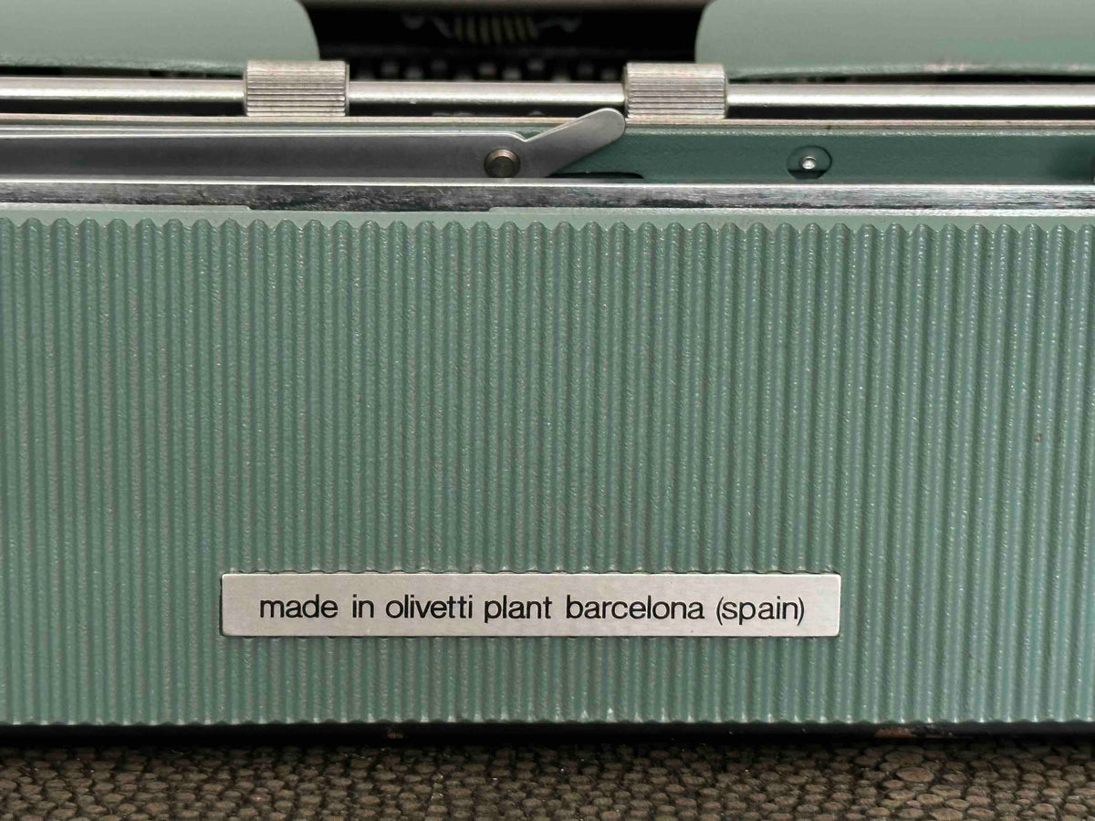 RARE Olivetti Lettera 32 Typewriter with Quadrato Font and Qwerty Layout, 1972, Fully Functional
