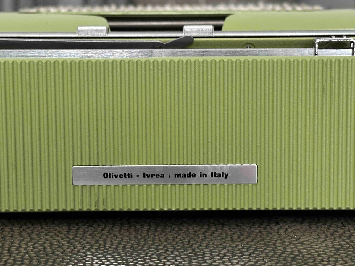 Olivetti Lettera 32 Typewriter in Pistachio Yellow-Green, Qzerty Layout, Made in Italy, 1968, Fully Functional