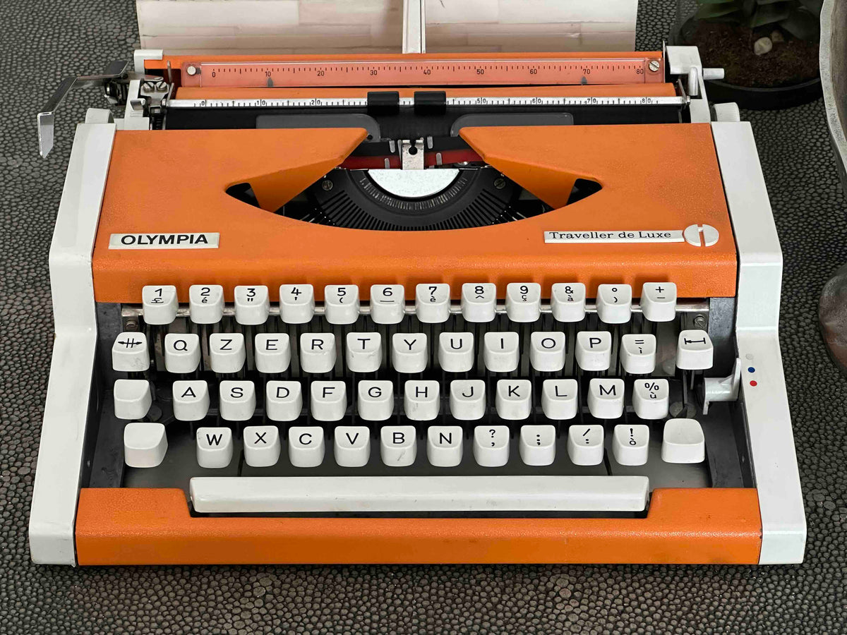 Olympia Traveller de Luxe Typewriter with Qzerty Layout, 1970s to 80s, Orange, Fully Functional