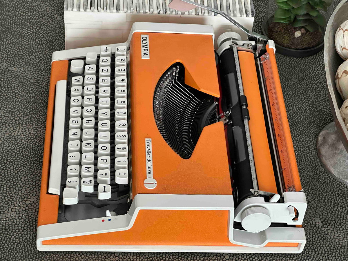 Olympia Traveller de Luxe Typewriter with Qzerty Layout, 1970s to 80s, Orange, Fully Functional
