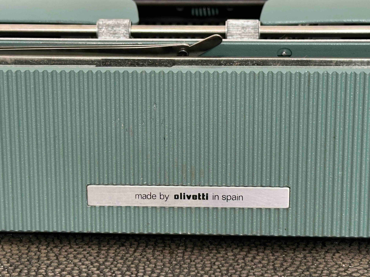 RARE Olivetti Lettera 32 Typewriter with Quadrato Font, Qwerty Layout, 1976, Fully Functional