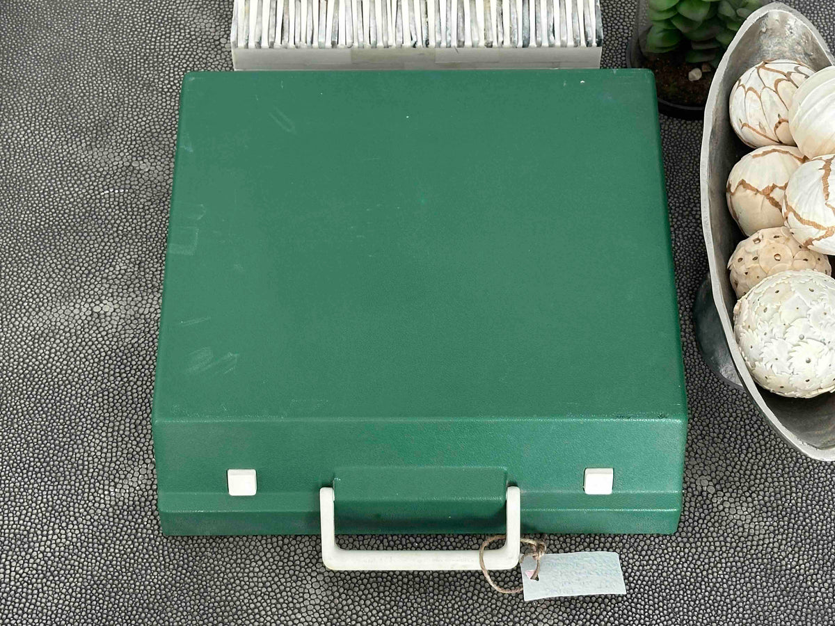 Green Olympia Traveller de Luxe Portable Typewriter with Qwerty Layout, 1977, Functional Typewriter