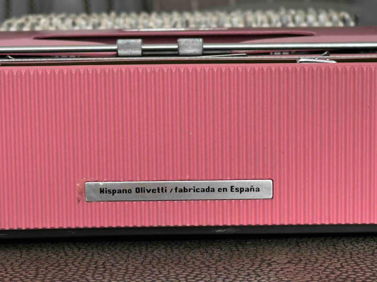 RARE Olivetti Pluma 22 / Lettera 22 in Original Pink, Qwerty, 1960s, Fully Functional