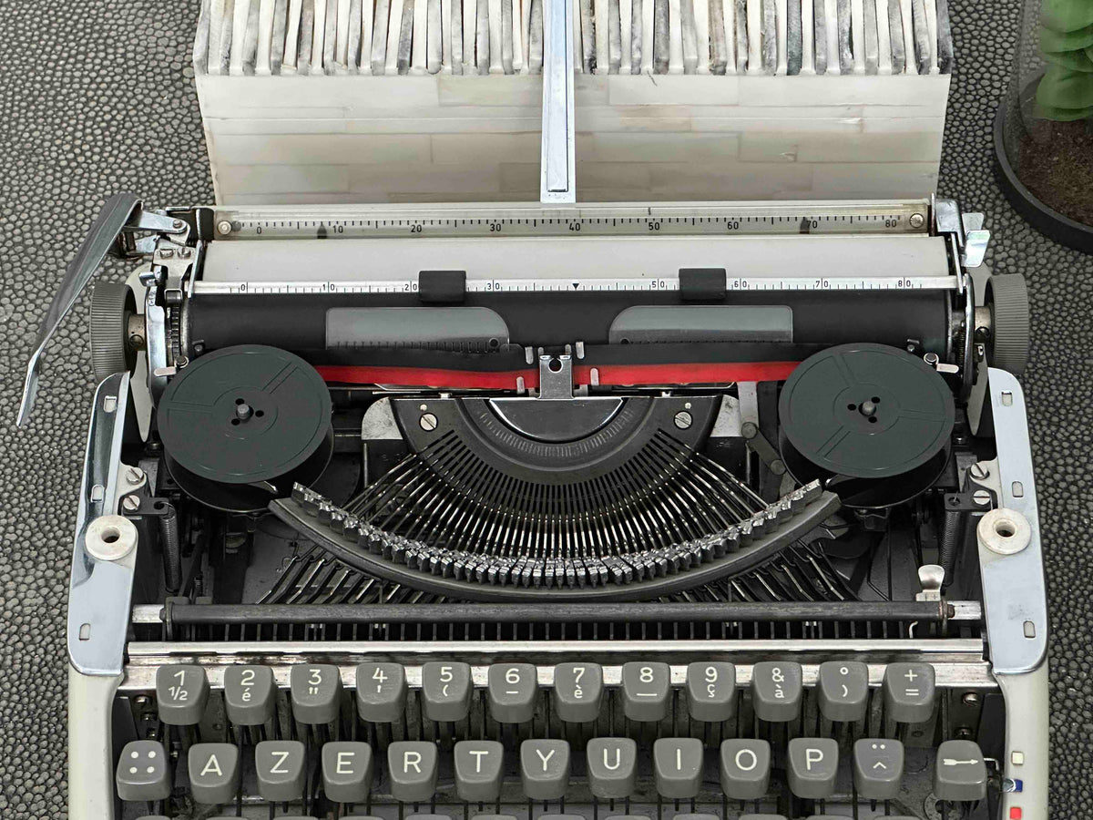 Olympia Splendid 66 Typewriter with Azerty Layout, 1968, Made in Western Germany, Fully Functional