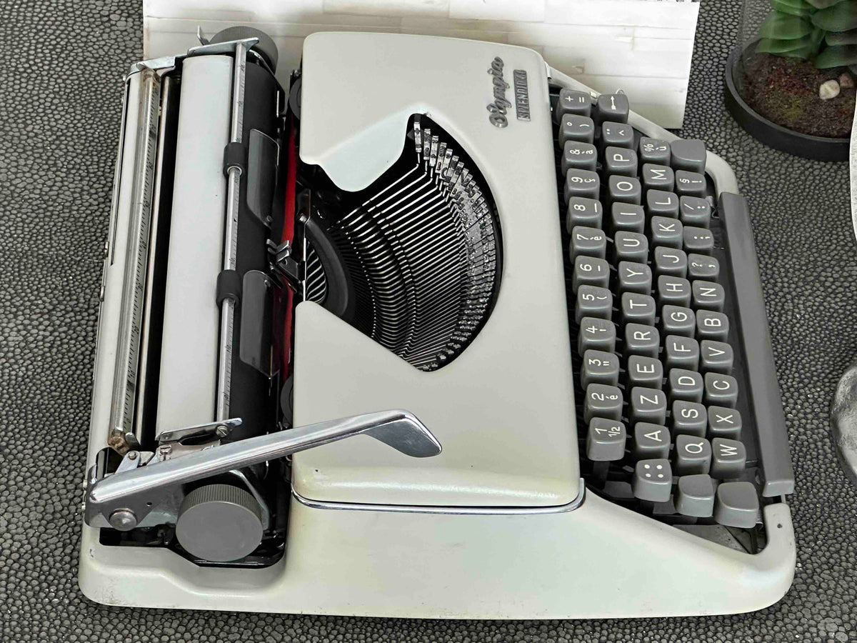 Olympia Splendid 66 Typewriter with Azerty Layout, 1968, Made in Western Germany, Fully Functional