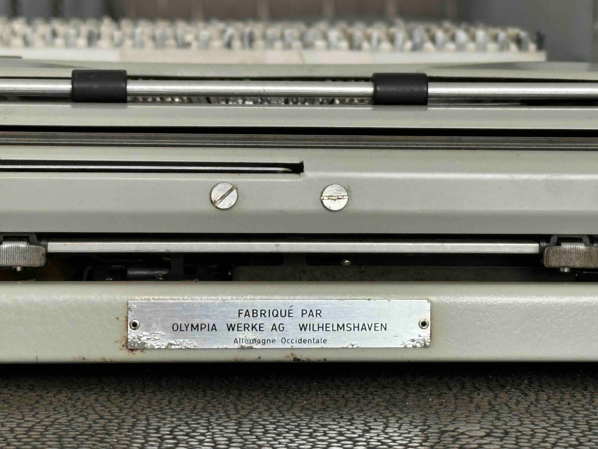 Olympia Splendid 66 Typewriter with Azerty Layout, 1968, Made in Western Germany, Fully Functional