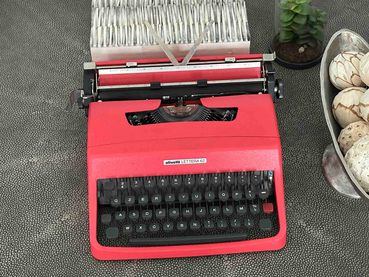 Vintage Olivetti Lettera 62 Typewriter in Red, Qzerty Layout, Fully Functional Portable Typewriter