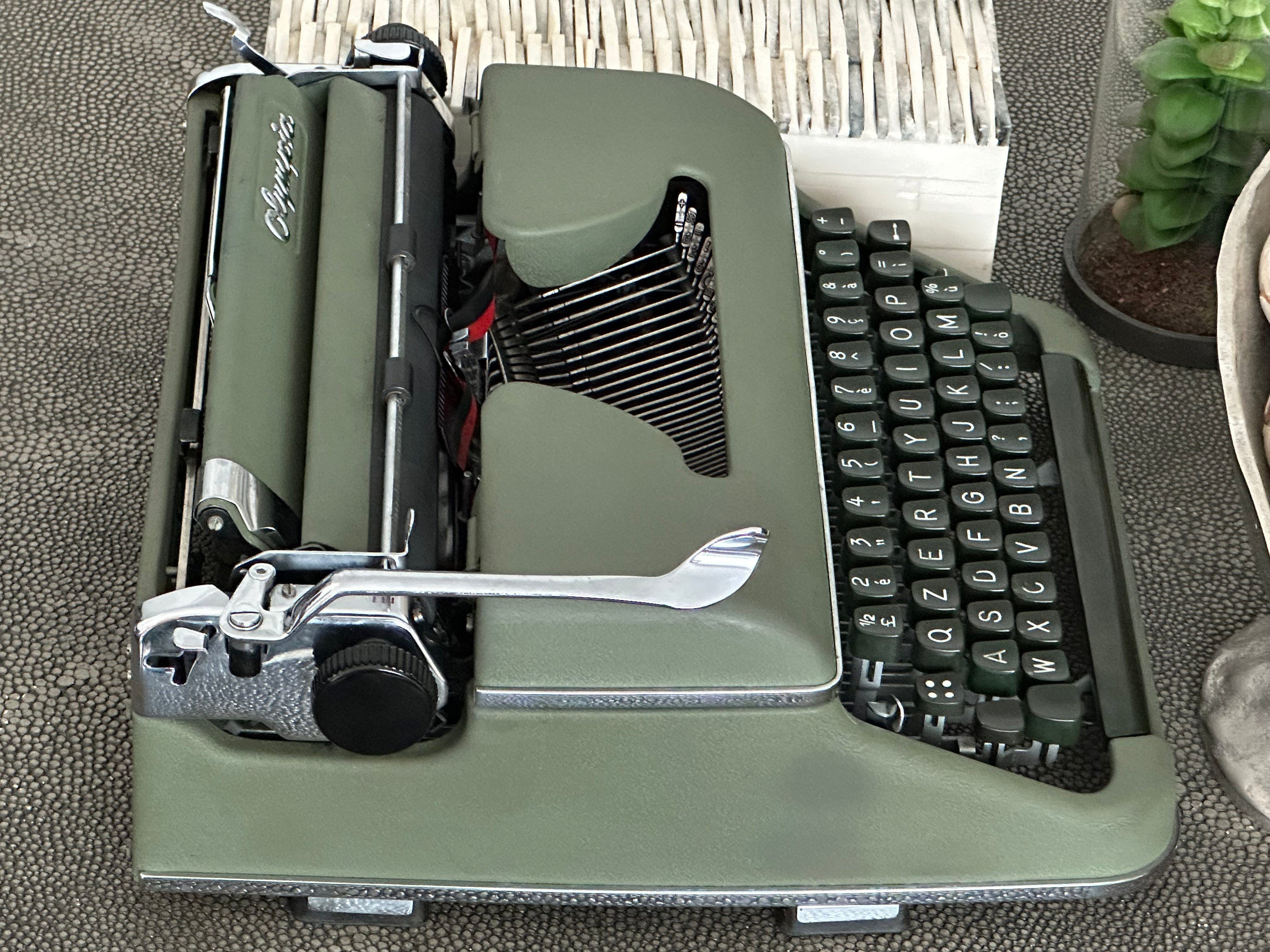 Olympia SM2 Typewriter with Qzerty Layout, 1951, Made in W. Germany, Fully Functional