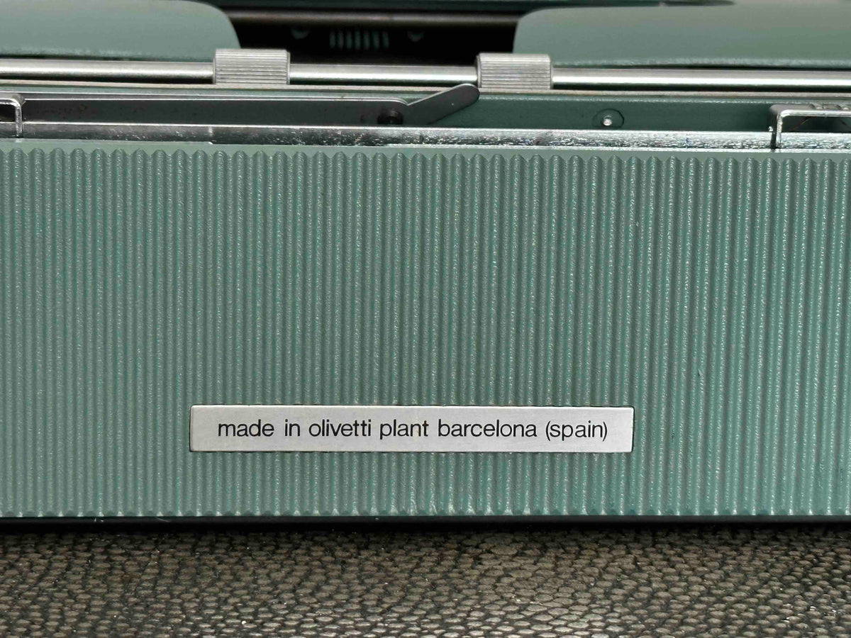 RARE Olivetti Lettera 32 Typewriter with Sans Serif Cubic Font and Qwerty Layout, 1973, Fully Functional