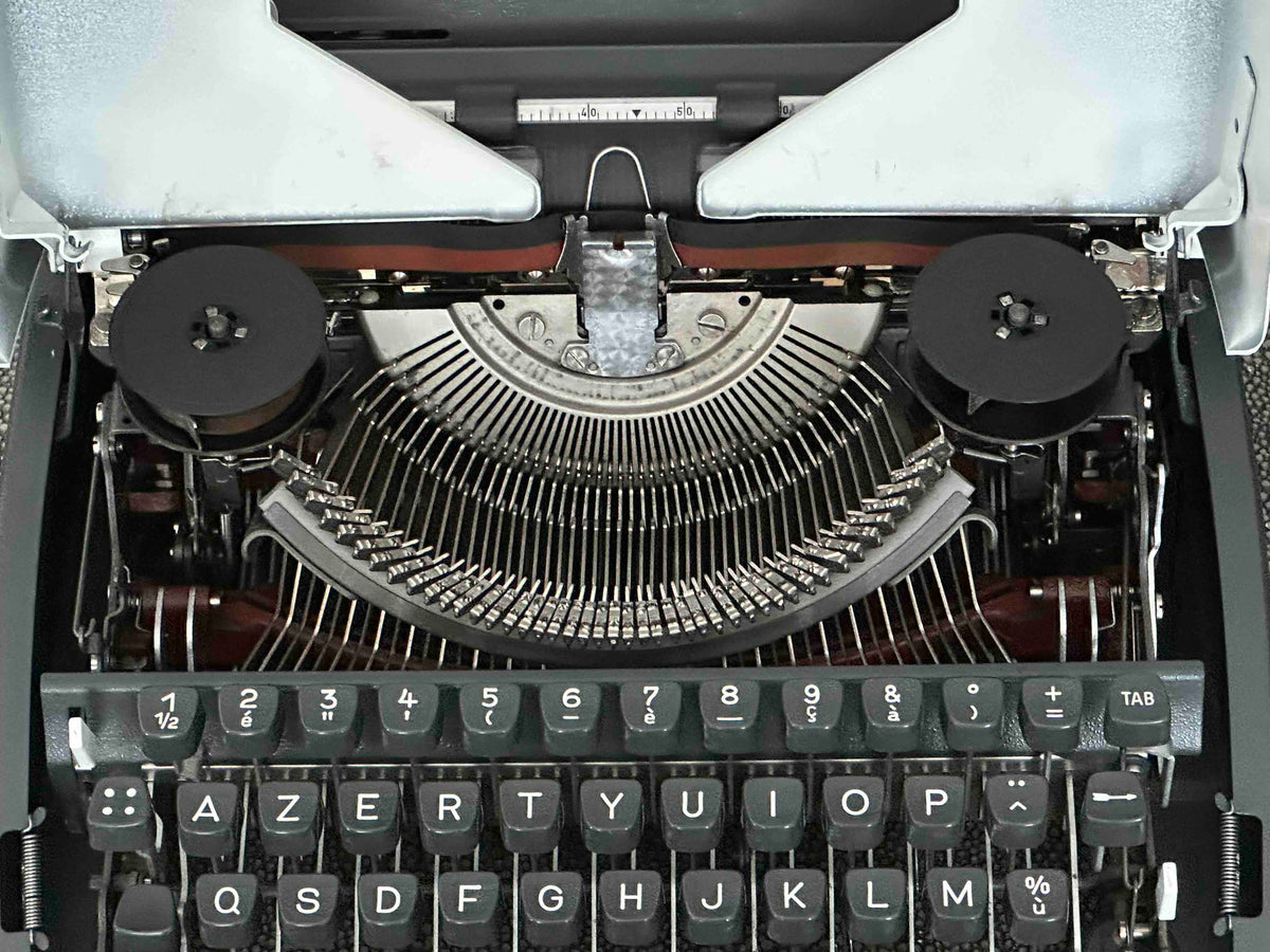 Olympia SM8 Typewriter with Azerty Layout, 1972, Made in Western Germany, Fully Working