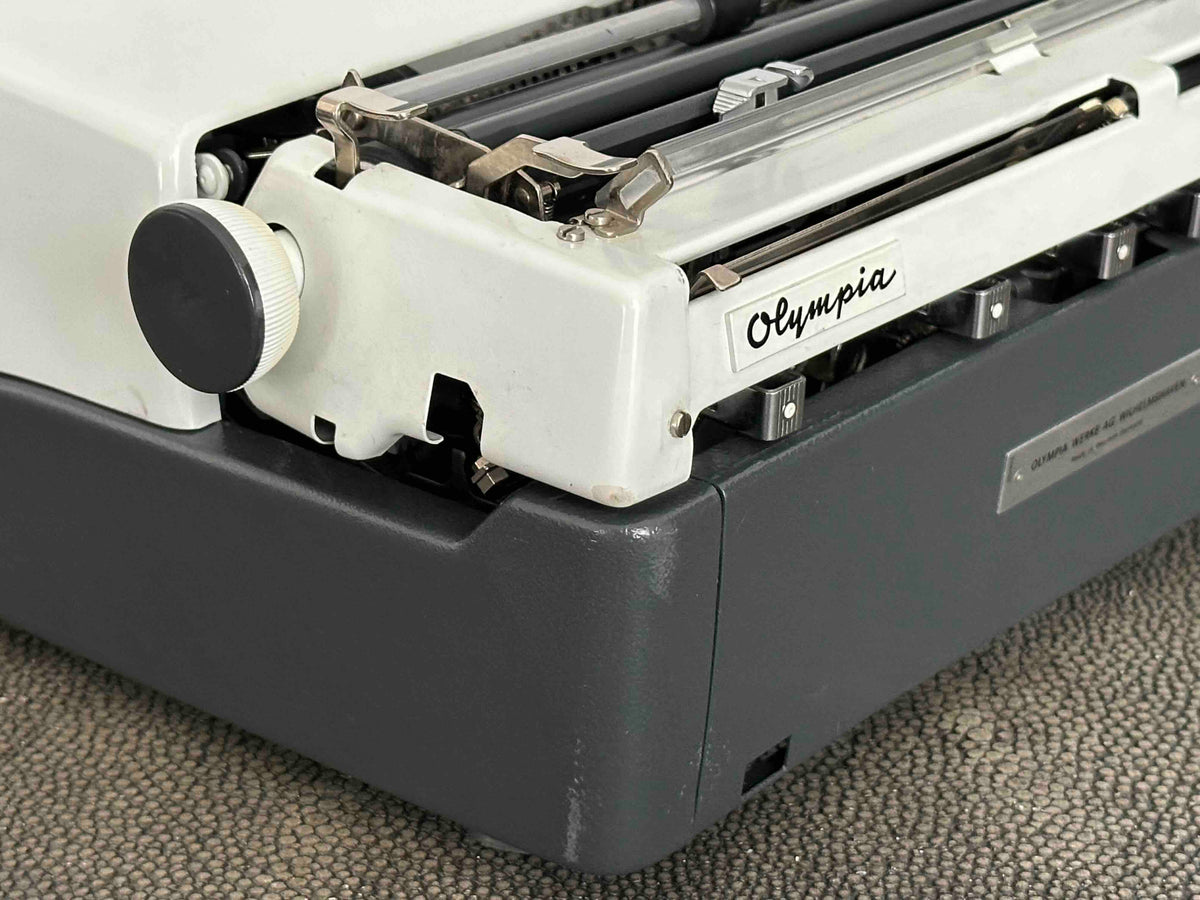 Olympia SM8 Typewriter with Azerty Layout, 1972, Made in Western Germany, Fully Working