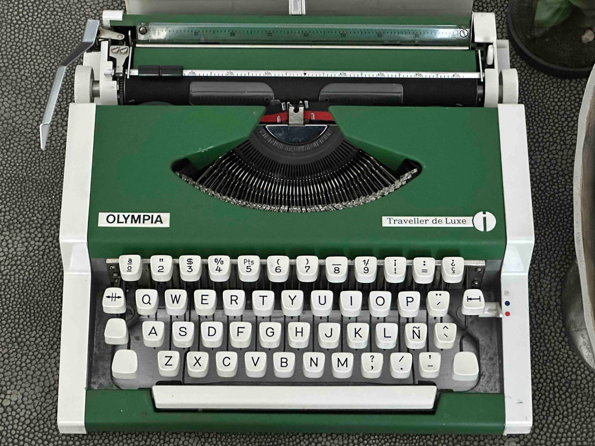 Green Olympia Traveller de Luxe Portable Typewriter with Qwerty Layout, 1977, Fully Working Typewriter