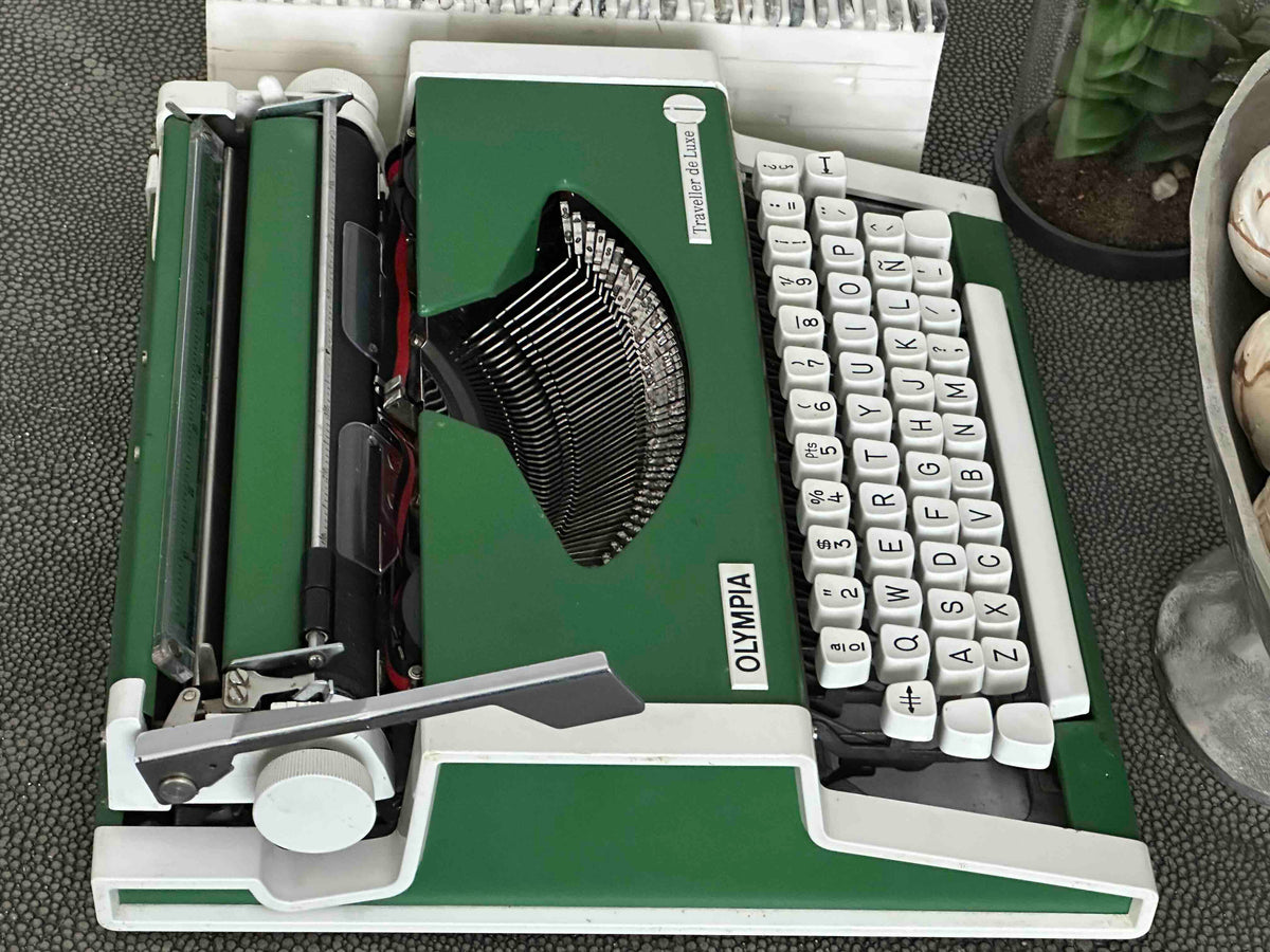 Green Olympia Traveller de Luxe Portable Typewriter with Qwerty Layout, 1977, Fully Working Typewriter