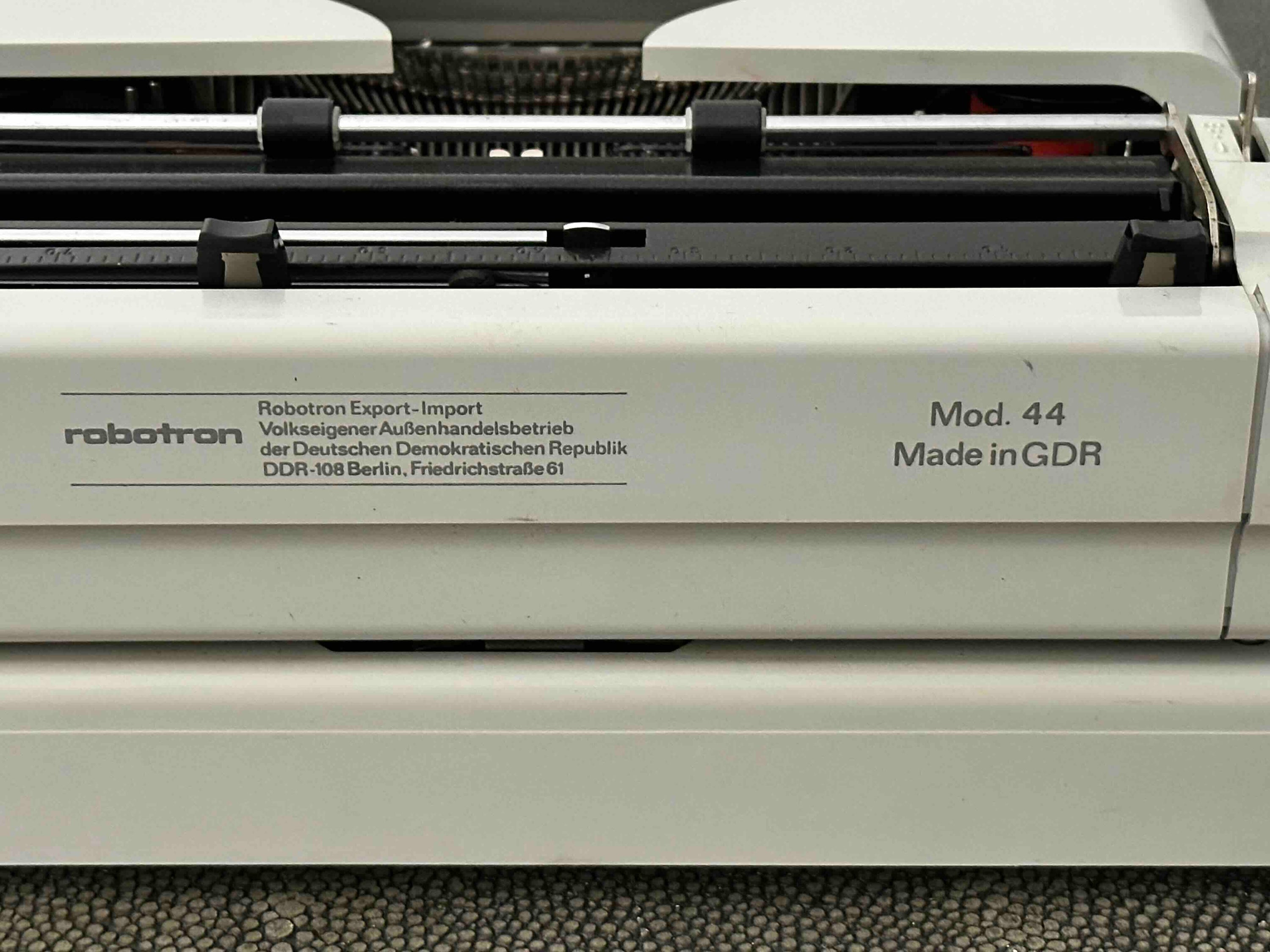 RARE Erika Robotron Typewriter, Kristall Typeface, Qwerty, Mod. 44, 1982, Fully Functional