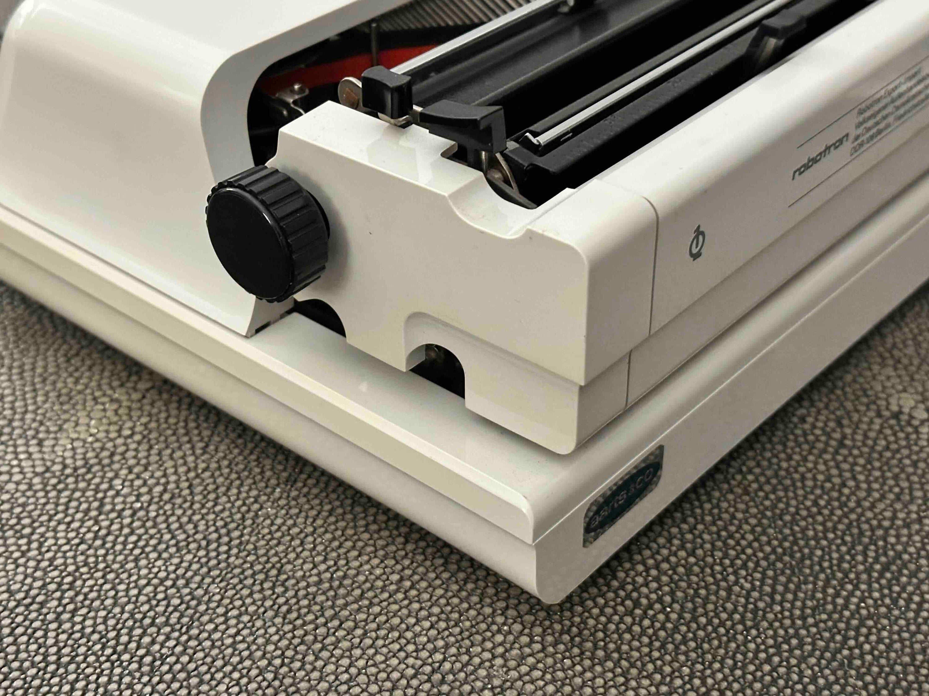 RARE Erika Robotron Typewriter, Kristall Typeface, Qwerty, Mod. 44, 1982, Fully Functional