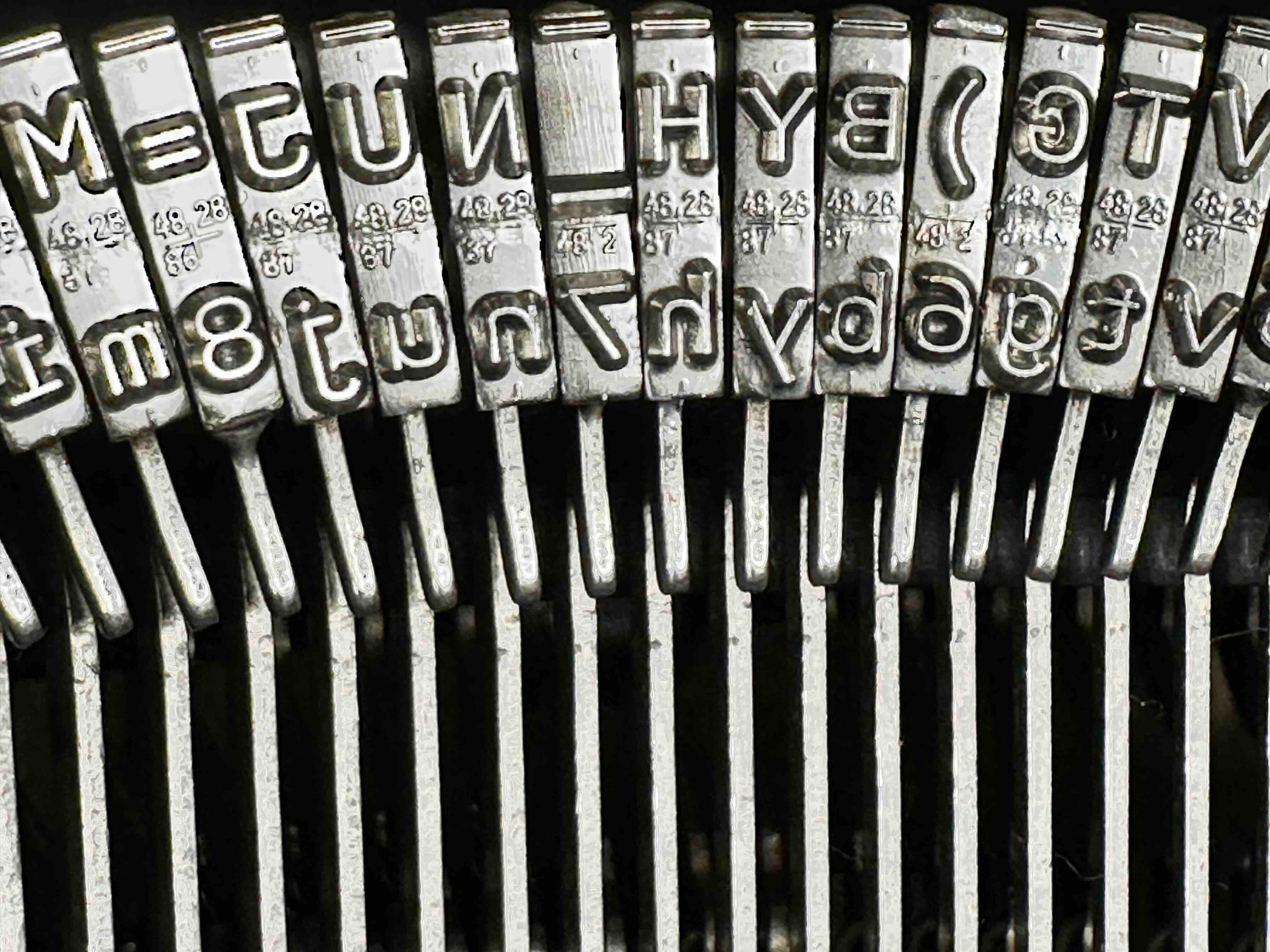 RARE Erika Robotron Typewriter, Kristall Typeface, Qwerty, Mod. 105, 1980s, Fully Functional