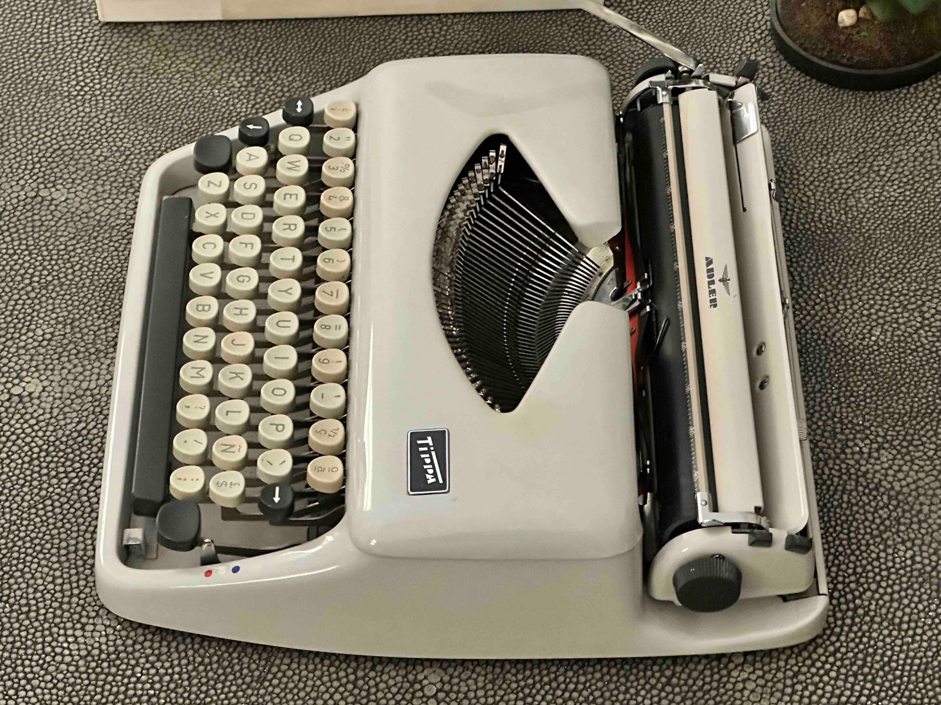 Adler Tippa Typewriter with Qwerty Layout, 1968, Made in Germany