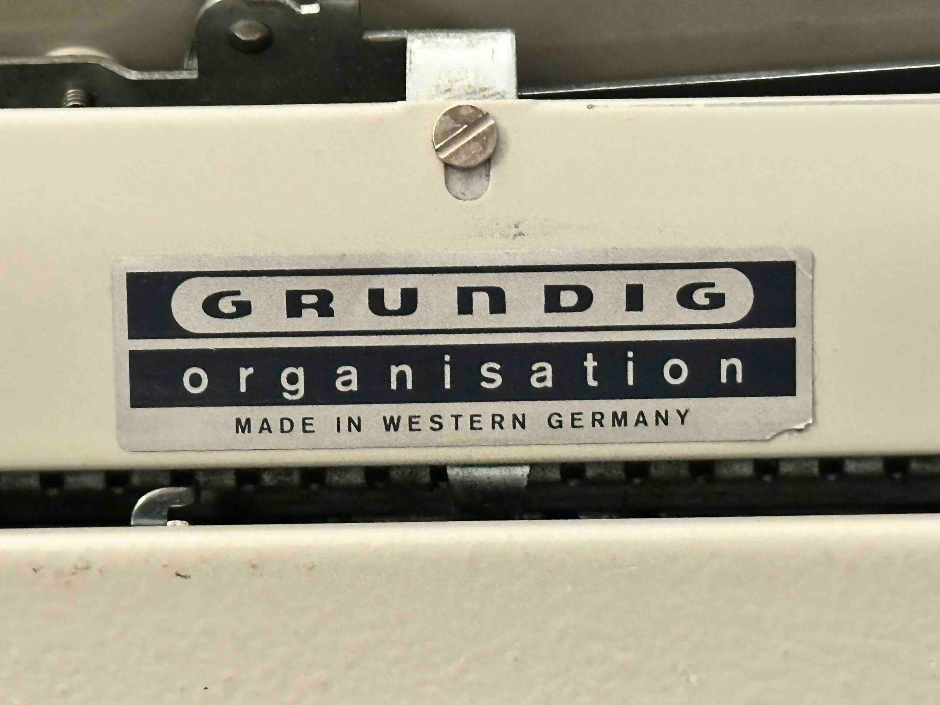 Adler Tippa Typewriter with Qwerty Layout, 1968, Made in Germany